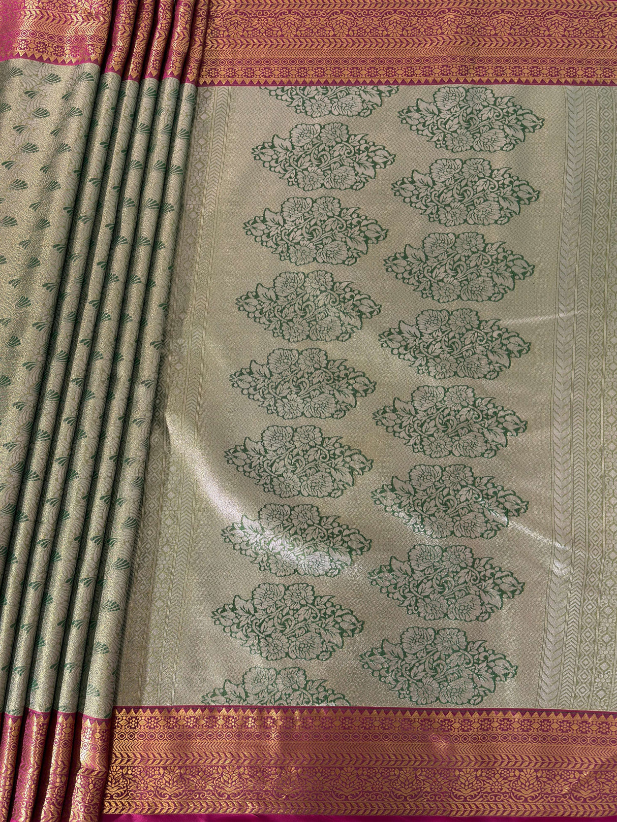 MIMOSA Women's Woven Design Kanjivaram Style Art Silk Saree with Blouse Piece - Green (SA00002866GRNFREE)