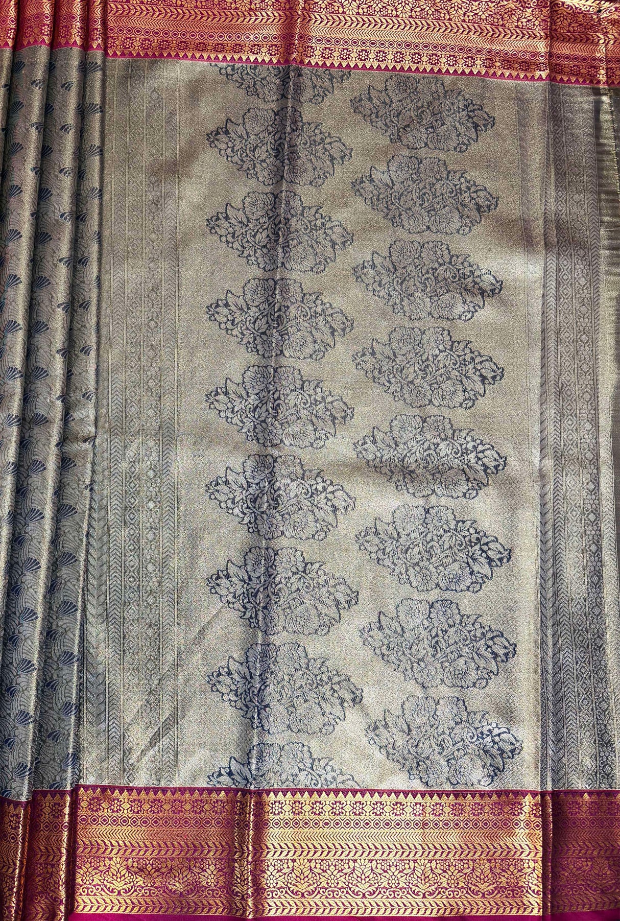 MIMOSA Women's Woven Design Kanjivaram Style Art Silk Saree with Blouse Piece - Navy Blue (SA00002866NVFREE)