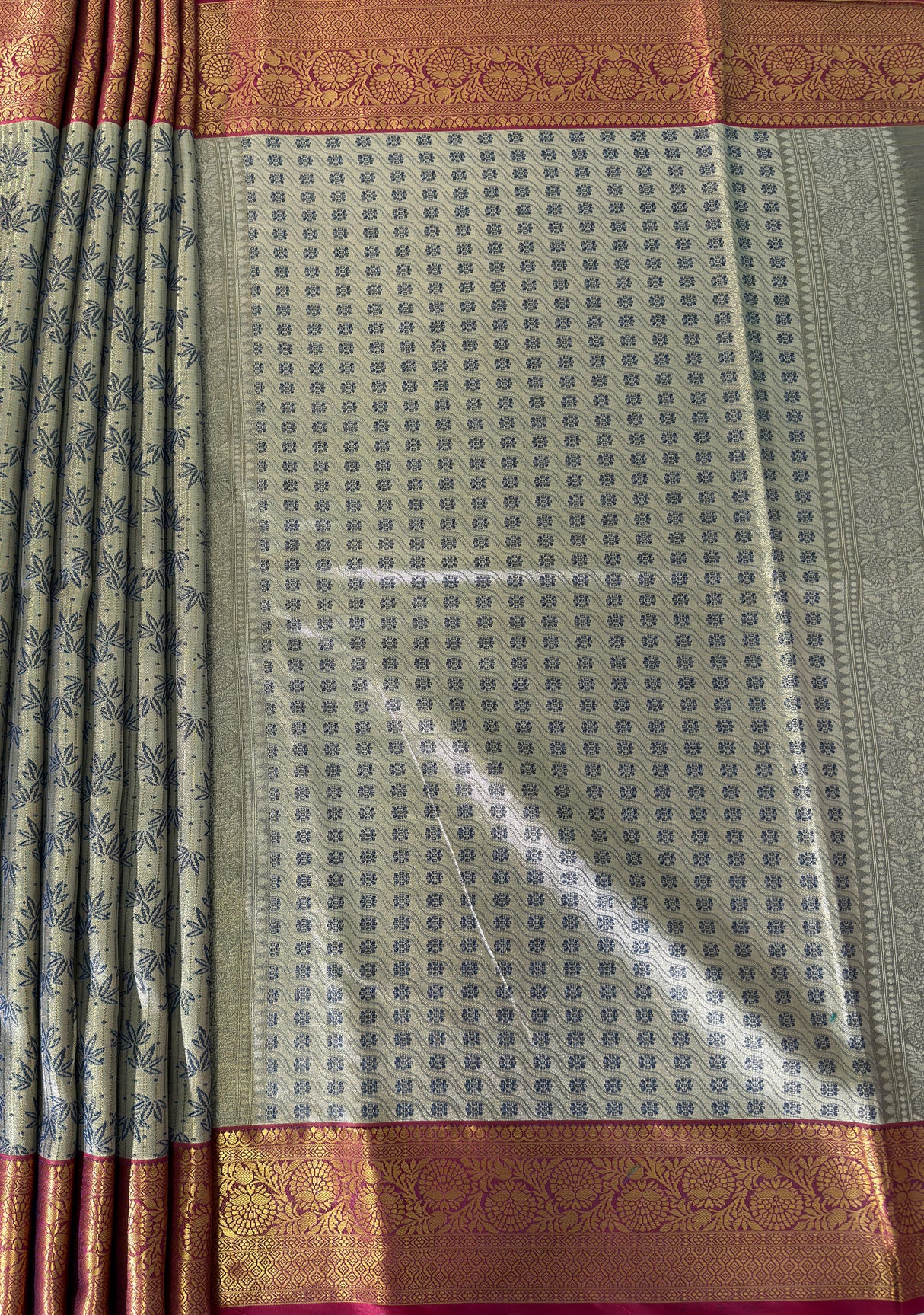 MIMOSA Women's Woven Design Kanjivaram Style Art Silk Saree with Blouse Piece - Navy Blue (SA00002477NVFREE)