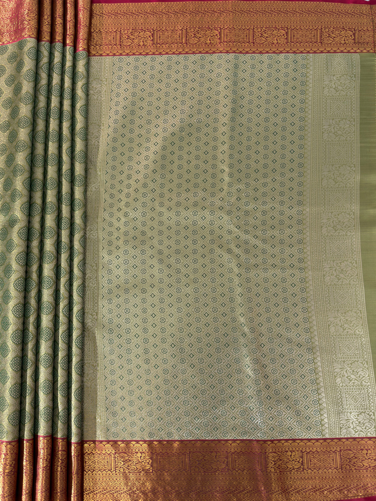 MIMOSA Women's Woven Design Kanjivaram Style Art Silk Saree with Blouse Piece - Green (SA00002734GRNFREE)