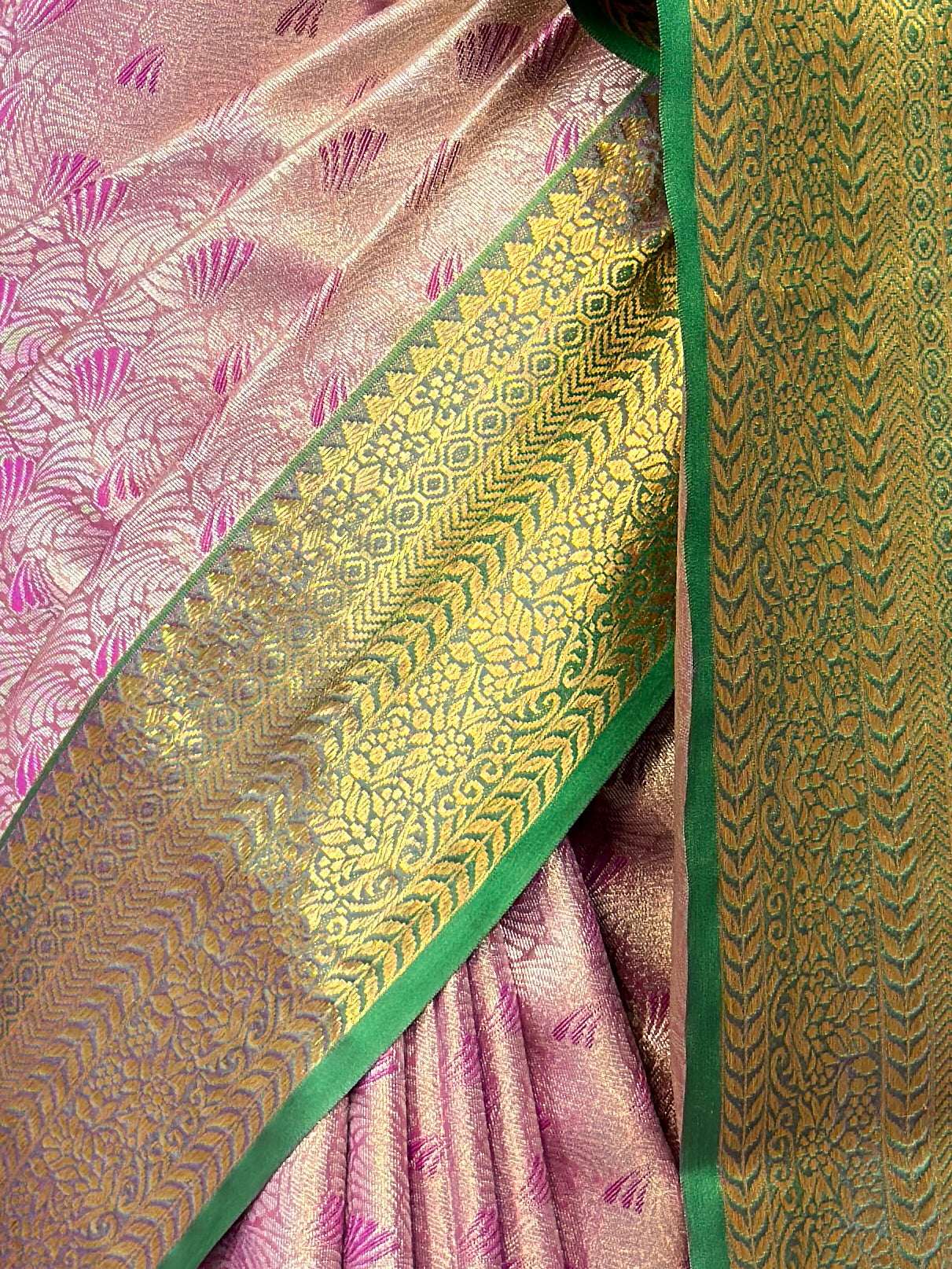 MIMOSA Women's Woven Design Kanjivaram Style Art Silk Saree with Blouse Piece - Magenta (SA00002866MJFREE)