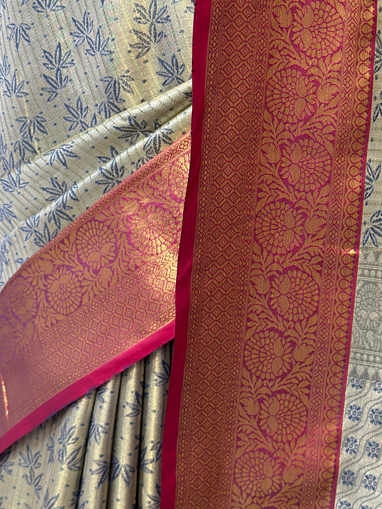 MIMOSA Women's Woven Design Kanjivaram Style Art Silk Saree with Blouse Piece - Navy Blue (SA00002477NVFREE)