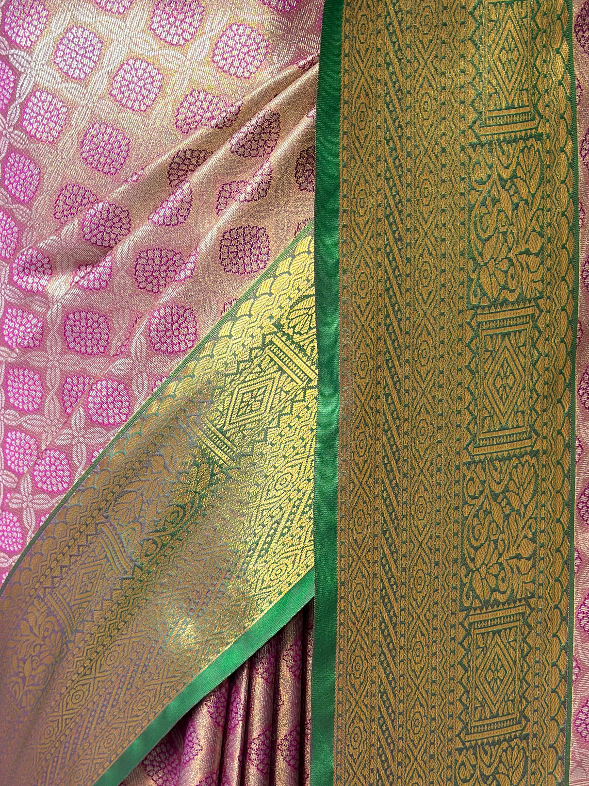 MIMOSA Women's Woven Design Kanjivaram Style Art Silk Saree with Blouse Piece - Magenta (SA00002734MJFREE)