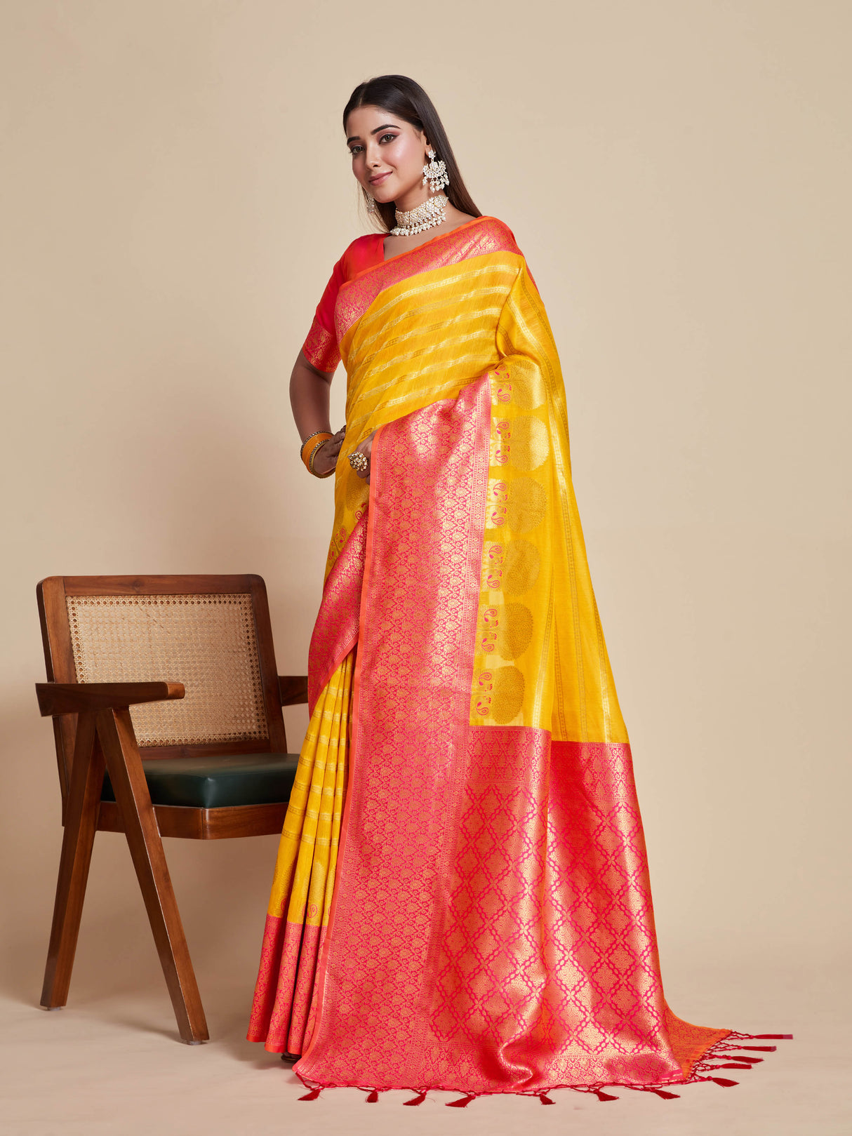 Mimosa Women's Woven Design Kanjivaram Art Silk Saree With Blouse Piece : SA00001078GD