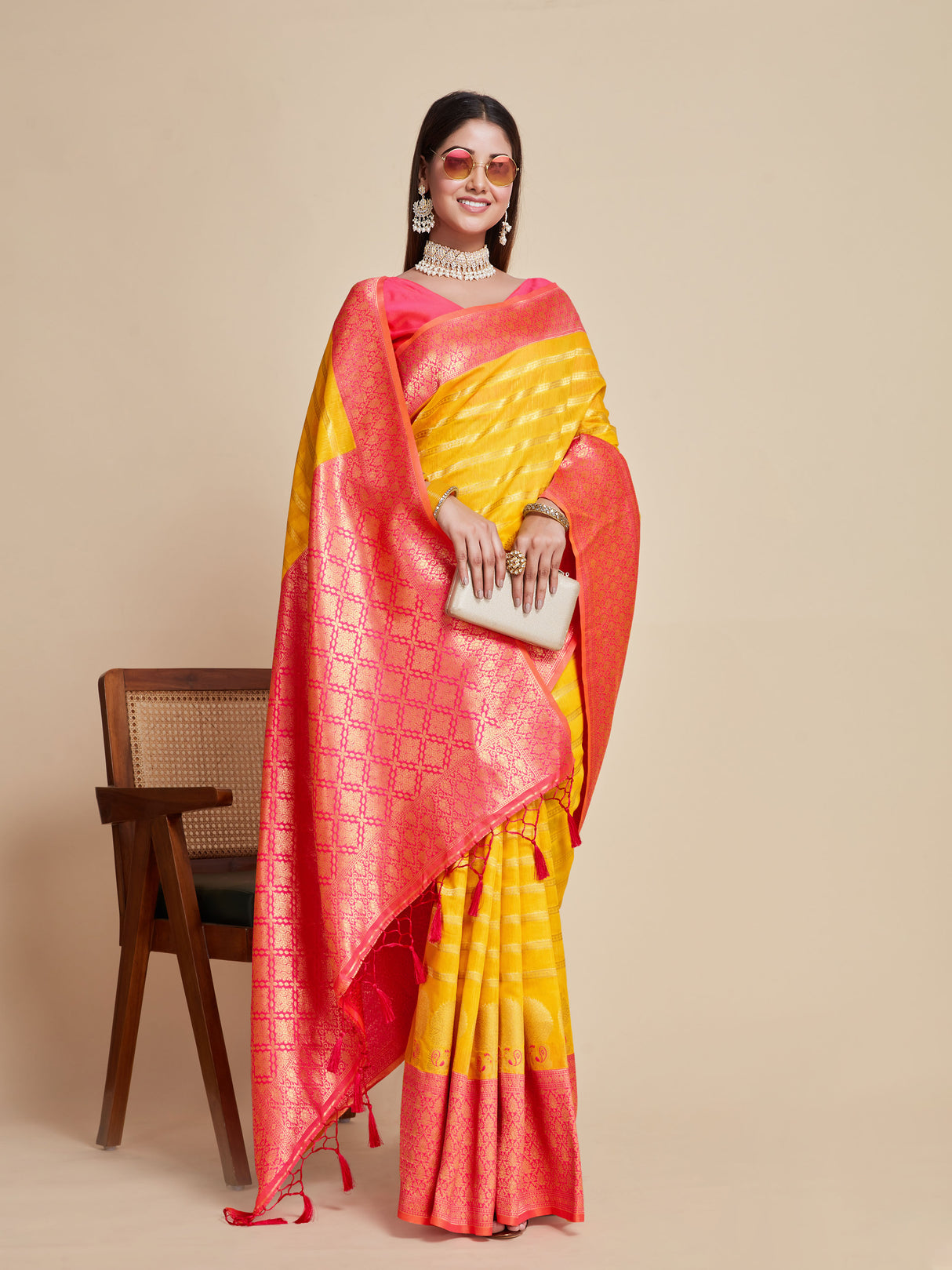 Mimosa Women's Woven Design Kanjivaram Art Silk Saree With Blouse Piece : SA00001078GD