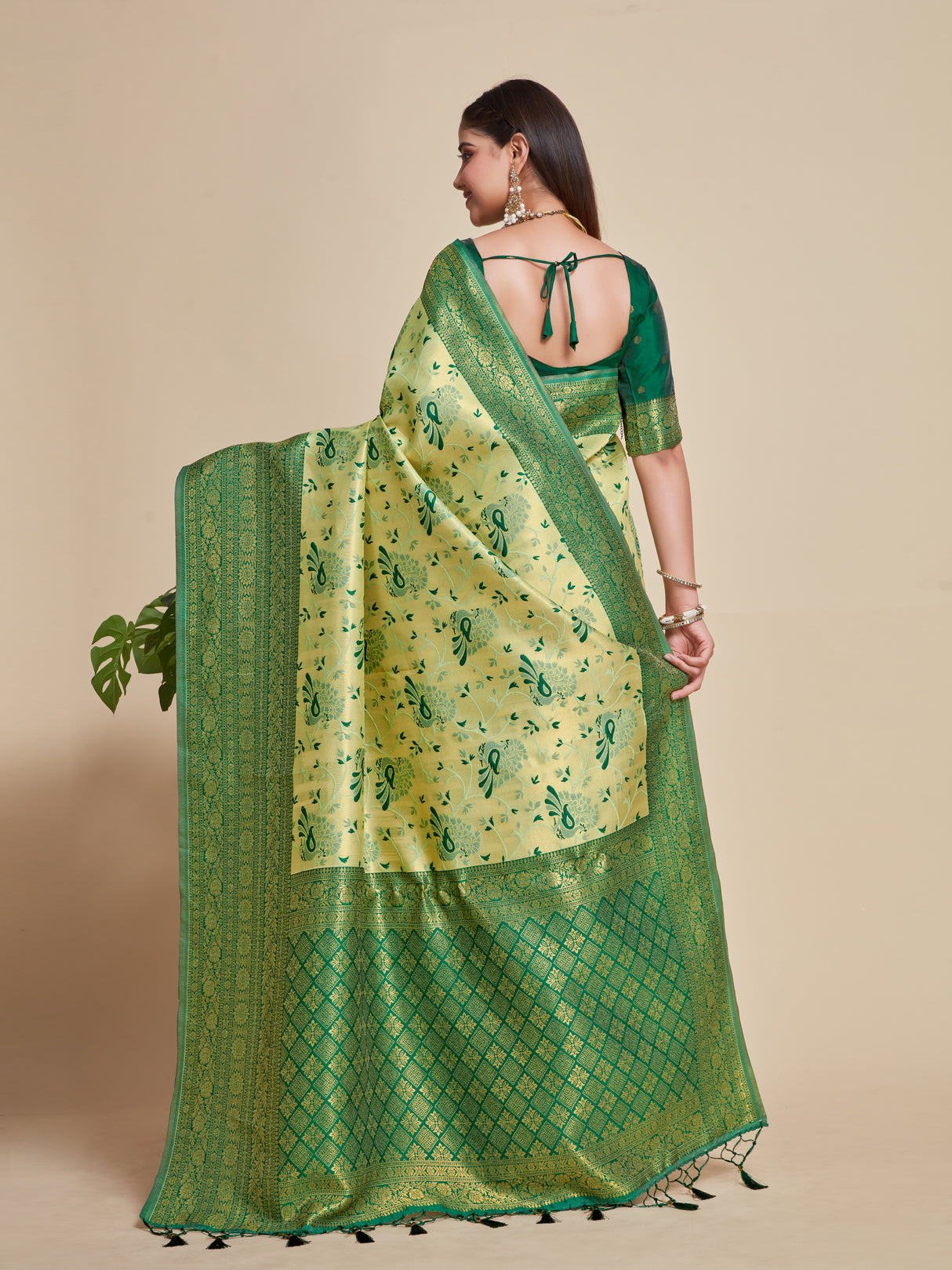 Mimosa Women's Woven Design Kanjivaram Art Silk Saree With Blouse Piece : SA00001101GRN