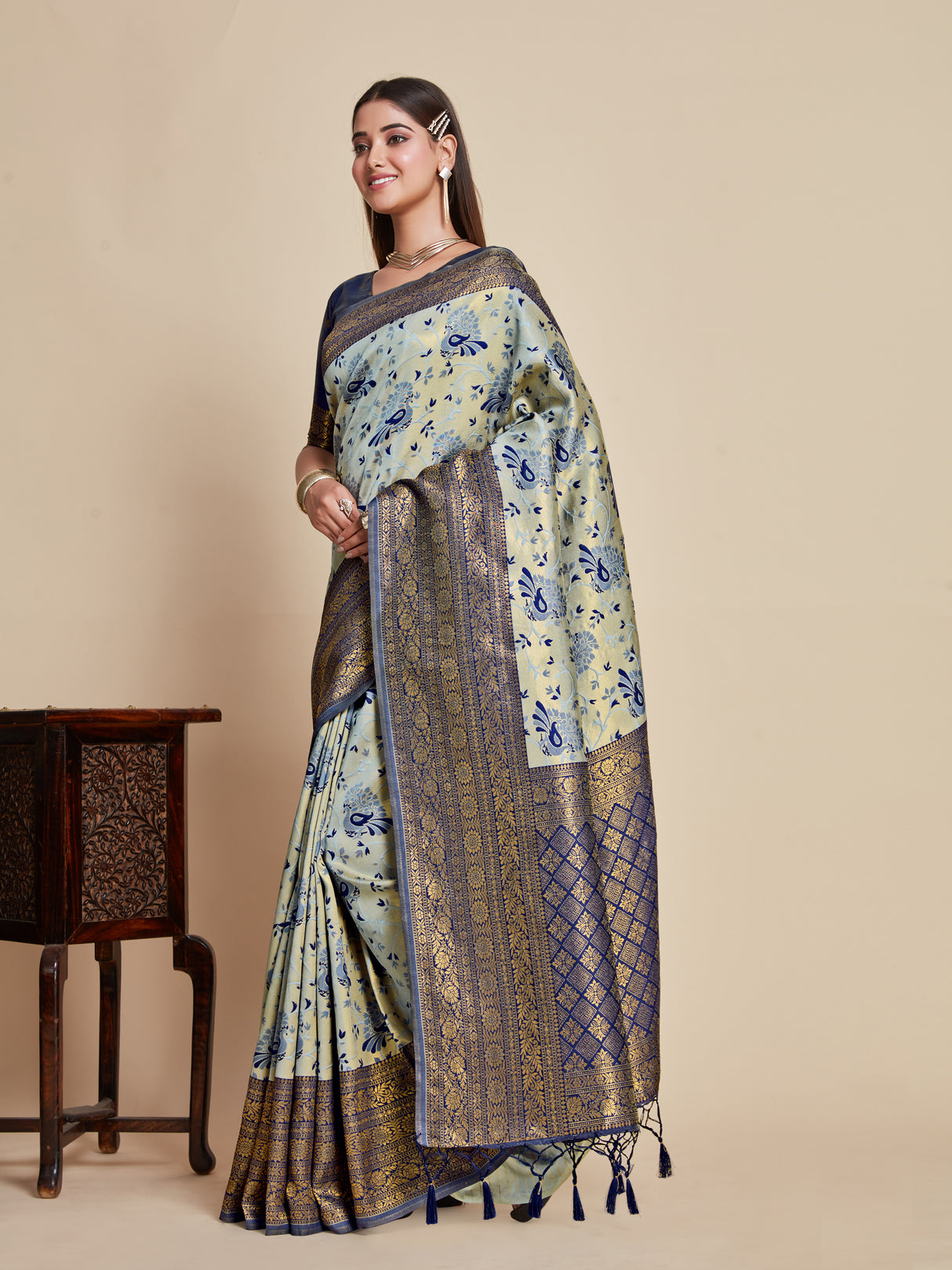 Mimosa Women's Woven Design Kanjivaram Art Silk Saree With Blouse Piece : SA00001101NV