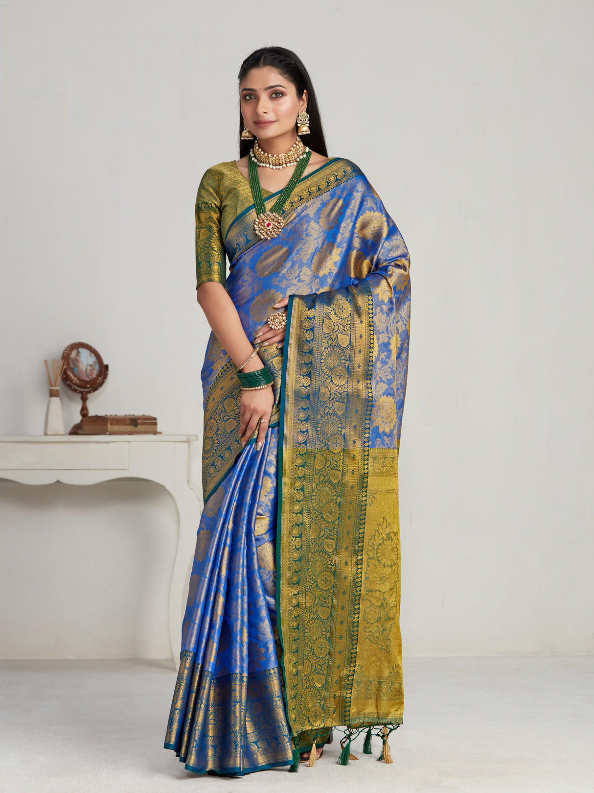 Mimosa Women's Woven Design Kanjivaram Art Silk Saree With Blouse Piece : SA00001128RB
