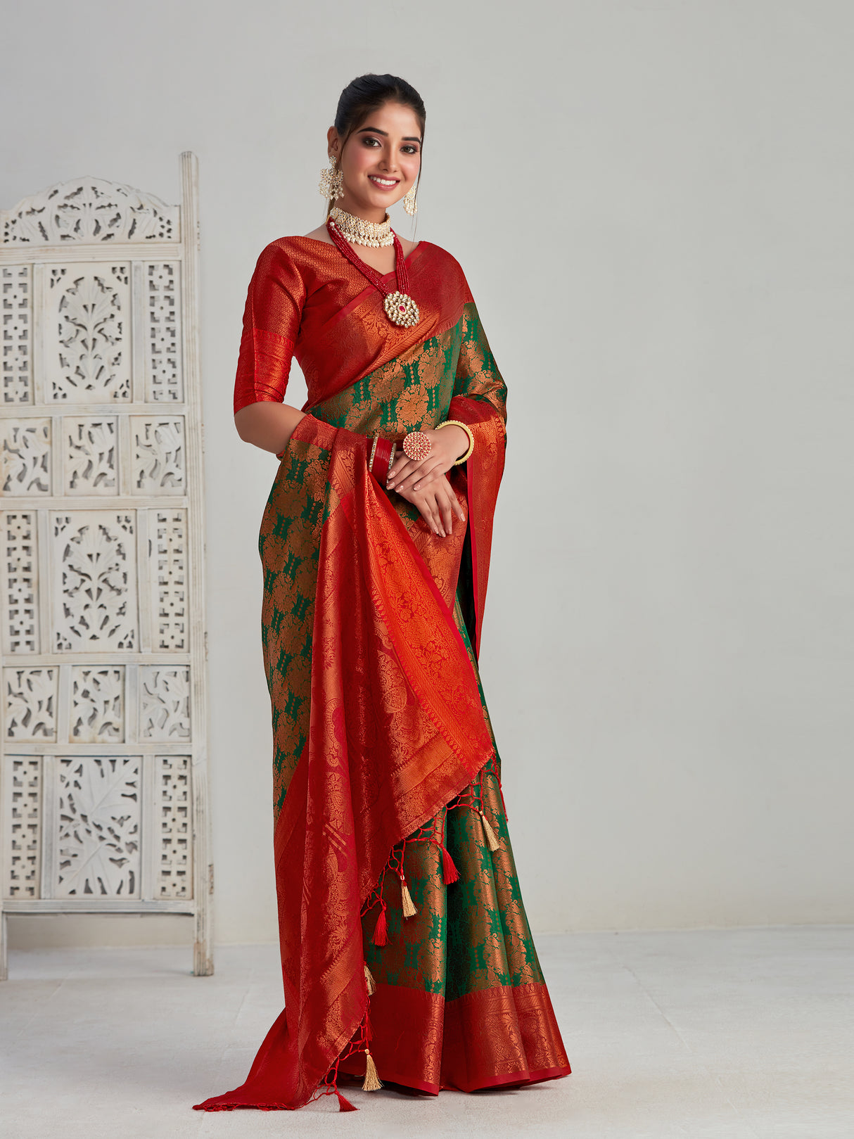 Mimosa Women's Woven Design Kanjivaram Art Silk Saree With Blouse Piece : SA00001129GRN