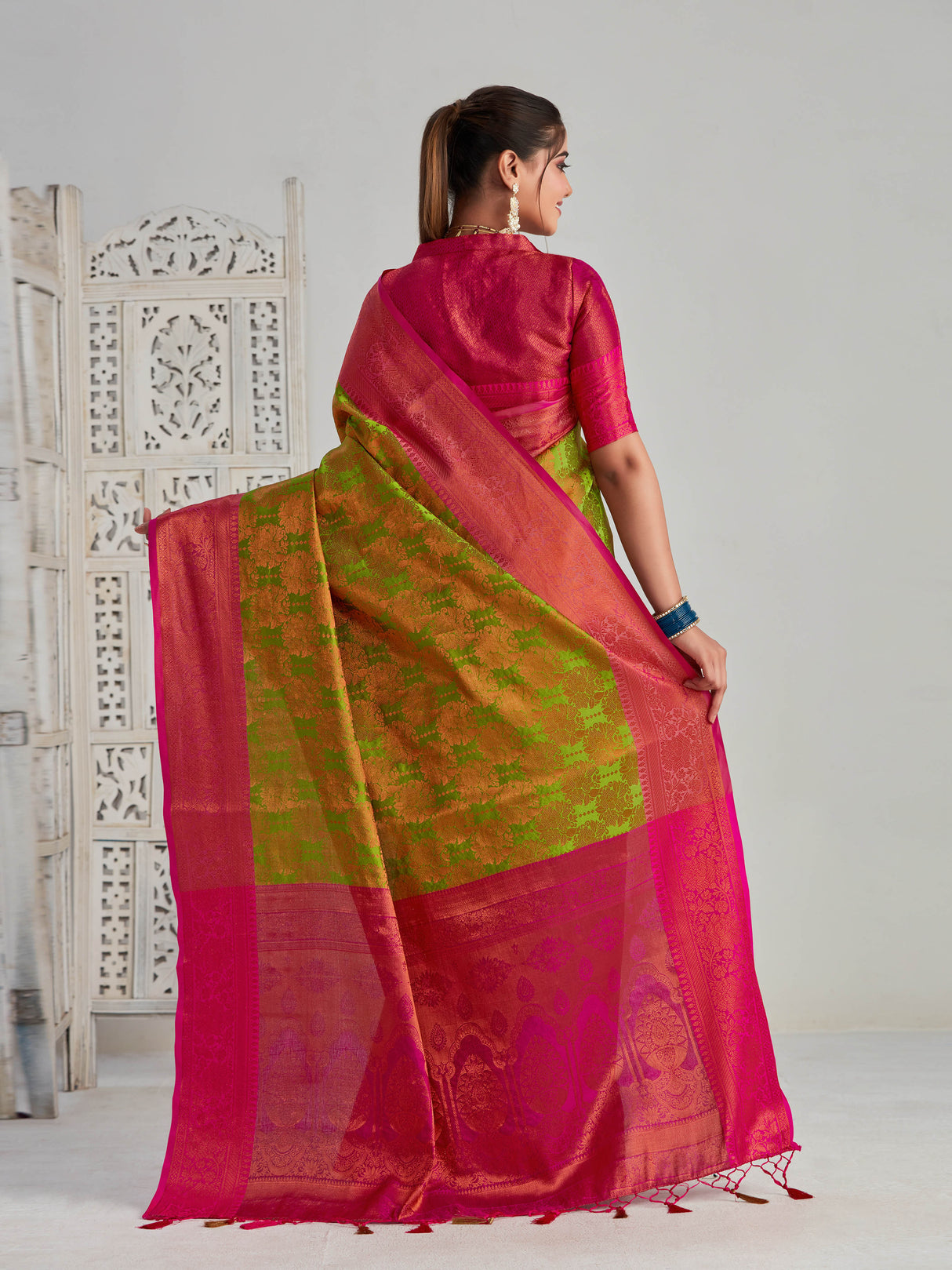 Mimosa Women's Woven Design Kanjivaram Art Silk Saree With Blouse Piece : SA00001129OL