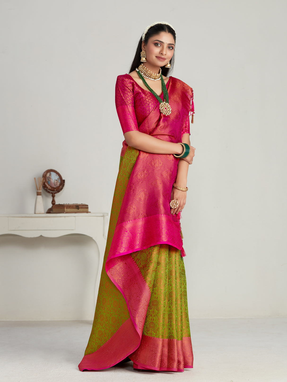 Mimosa Women's Woven Design Kanjivaram Art Silk Saree With Blouse Piece : SA00001130OL