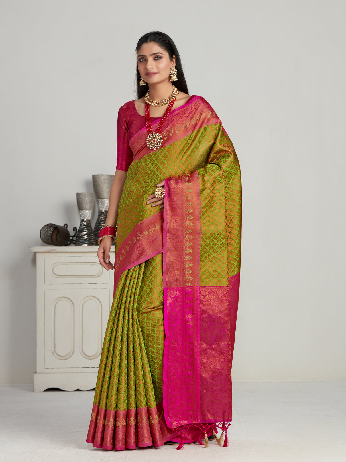 Mimosa Women's Woven Design Kanjivaram Art Silk Saree With Blouse Piece : SA00001131OL