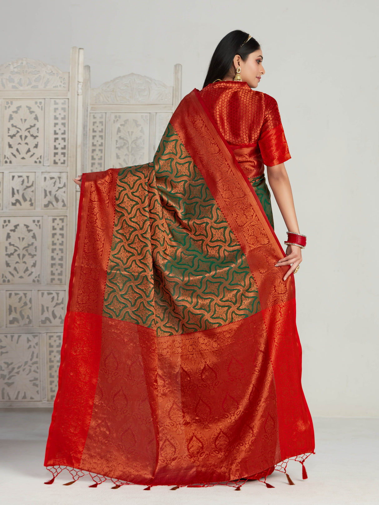 Mimosa Women's Woven Design Kanjivaram Art Silk Saree With Blouse Piece : SA00001132GRN