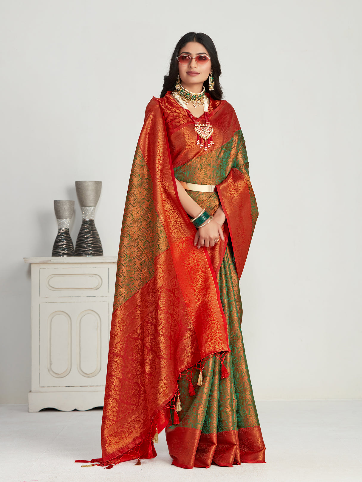 Mimosa Women's Woven Design Kanjivaram Art Silk Saree With Blouse Piece : SA00001135GRN