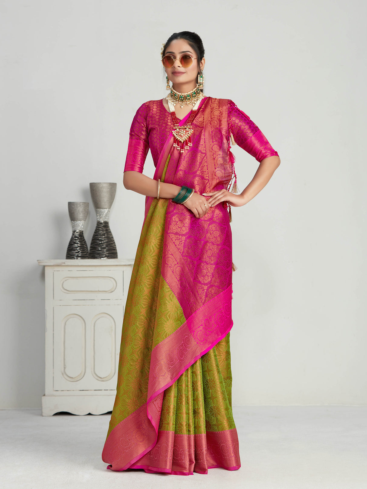 Mimosa Women's Woven Design Kanjivaram Art Silk Saree With Blouse Piece : SA00001135OL