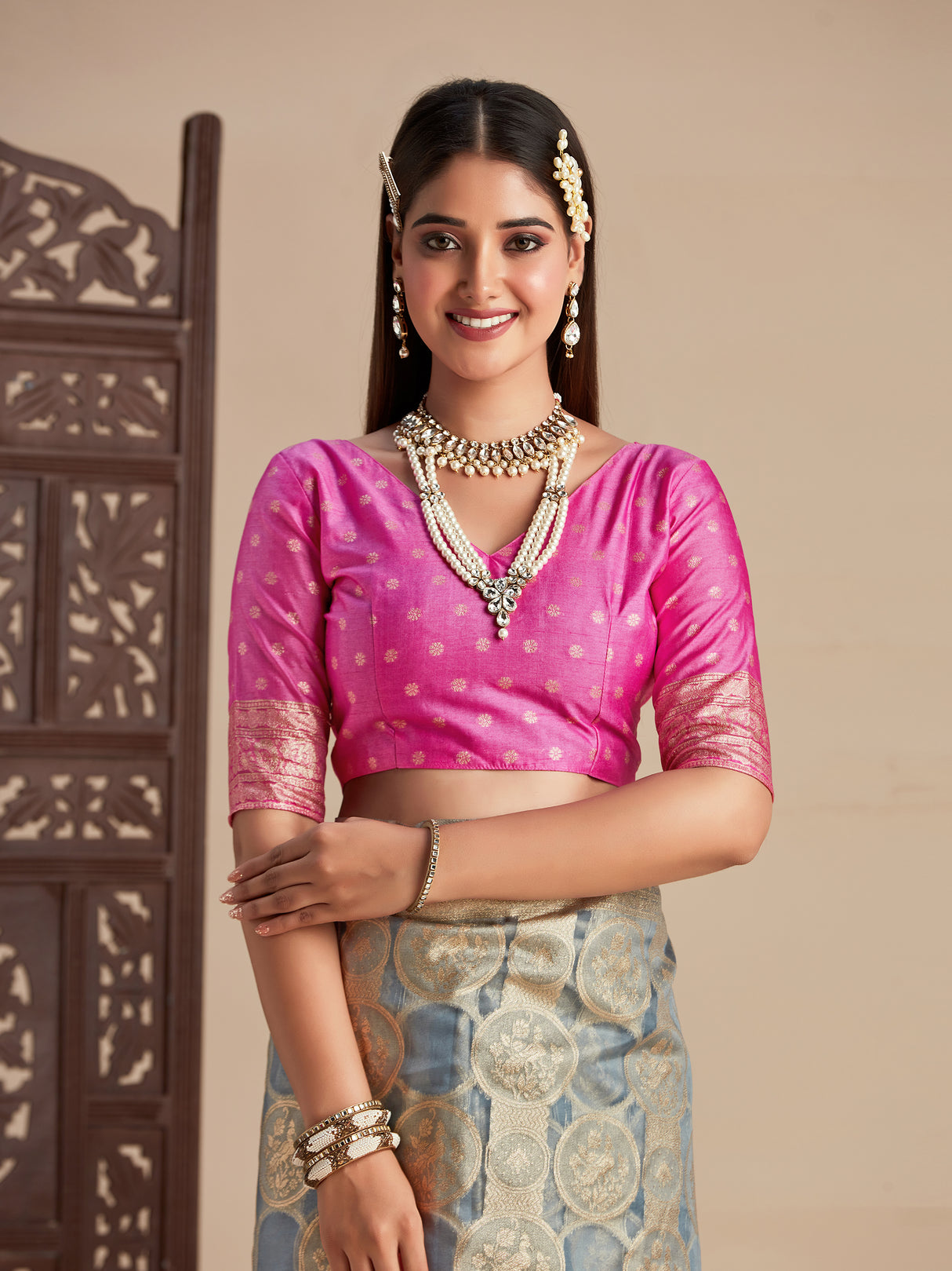 Mimosa Women's Woven Design Banarasi Organza Saree With Blouse Piece : SA00001160GY