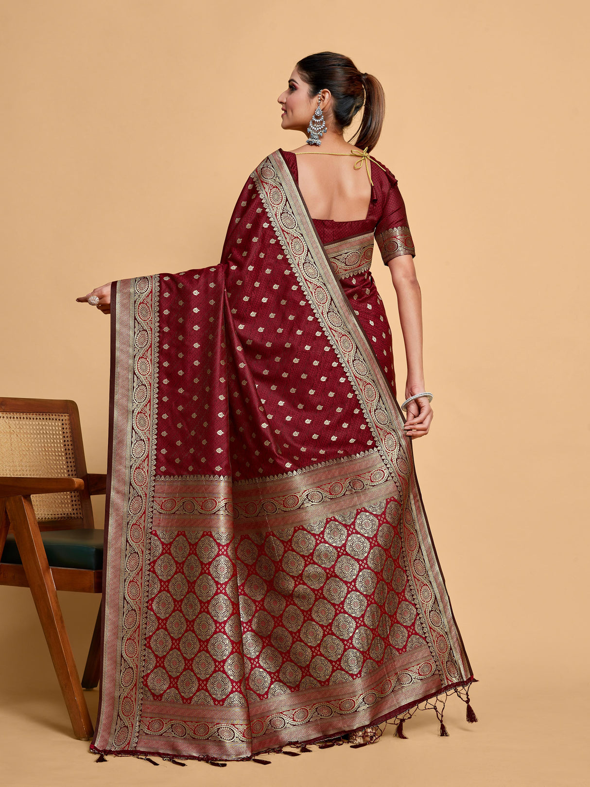 Mimosa Women's Woven Design Kanjivaram Art Silk Saree With Blouse Piece : SA00001222MRFREE