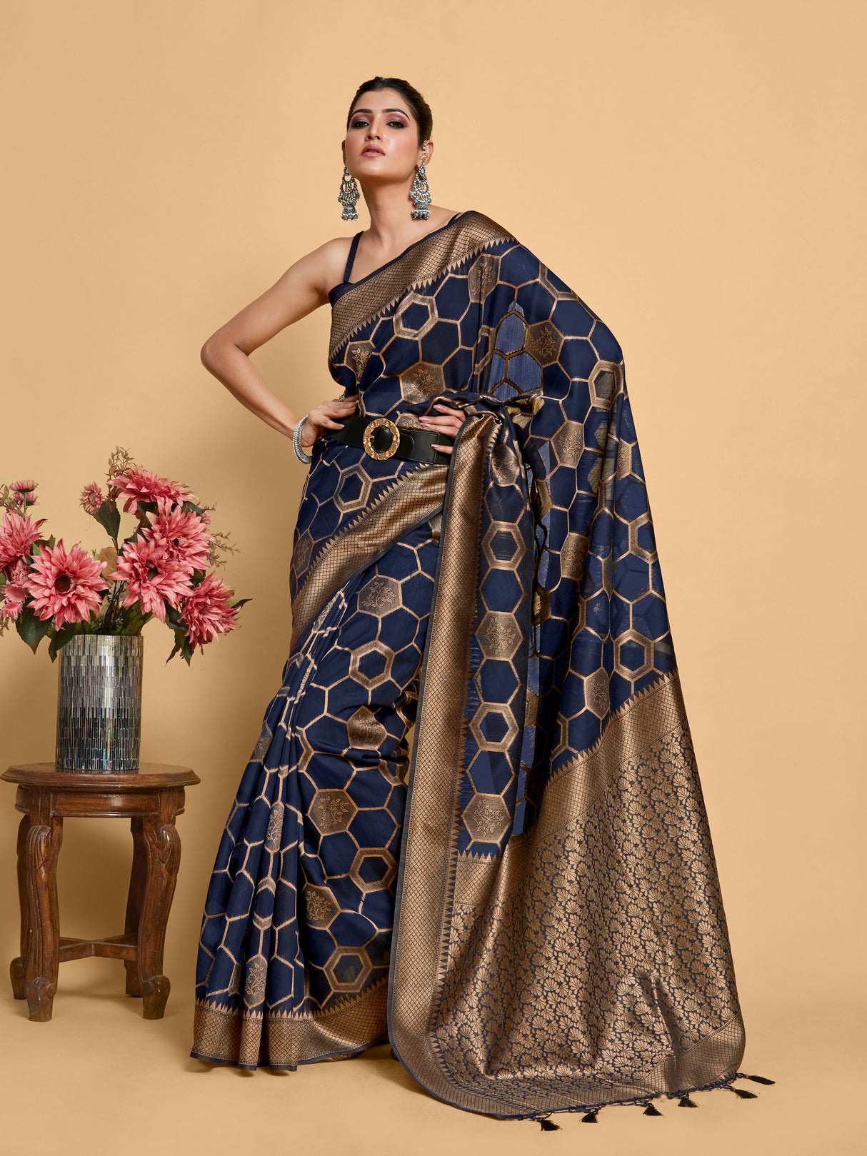 Mimosa Women's Woven Design Banarasi Linen Saree With Blouse Piece : SA00001235NVFREE