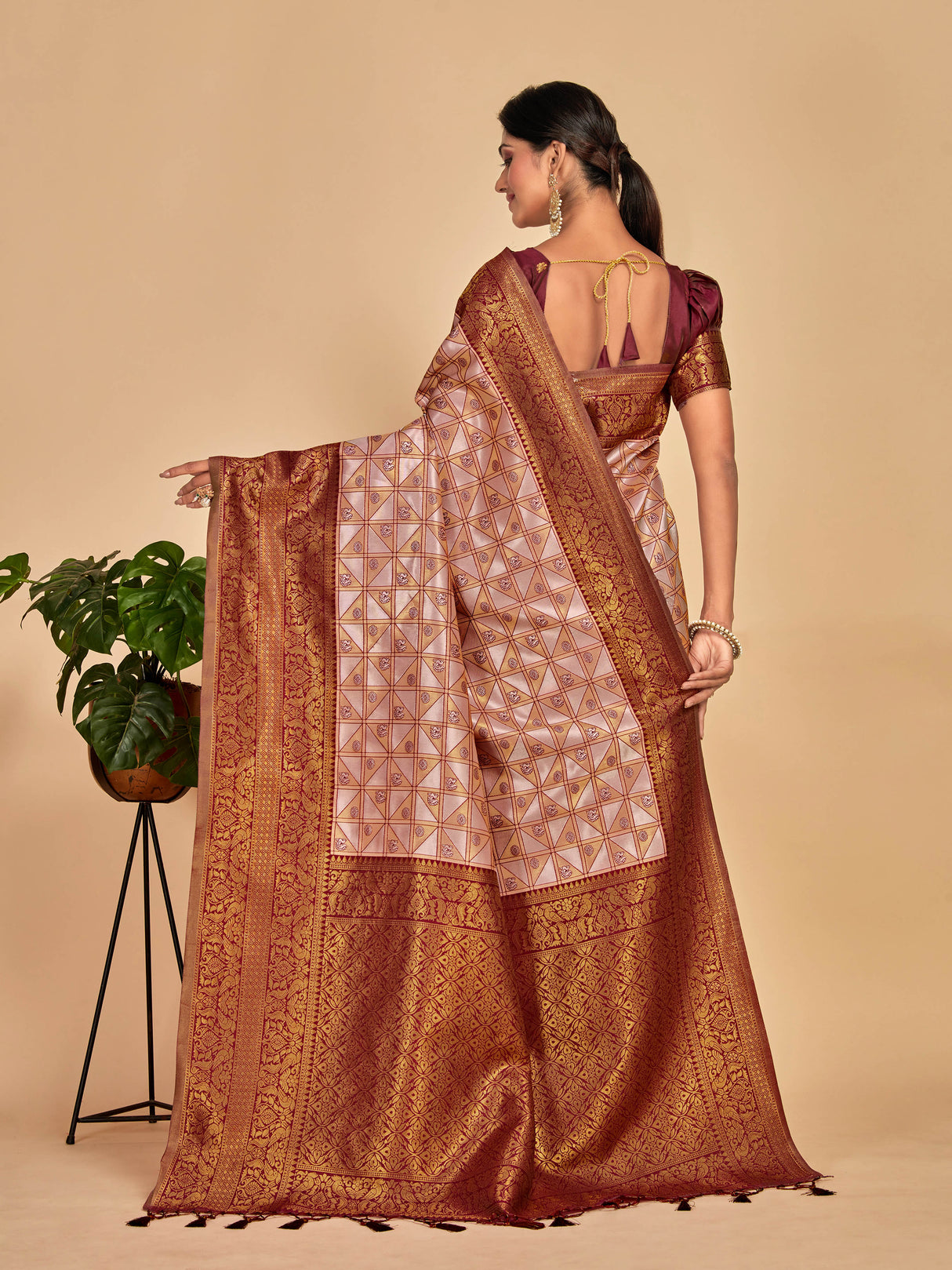 Mimosa Women's Woven Design Kanjivaram Art Silk Saree With Blouse Piece : SA00001260PNKFREE