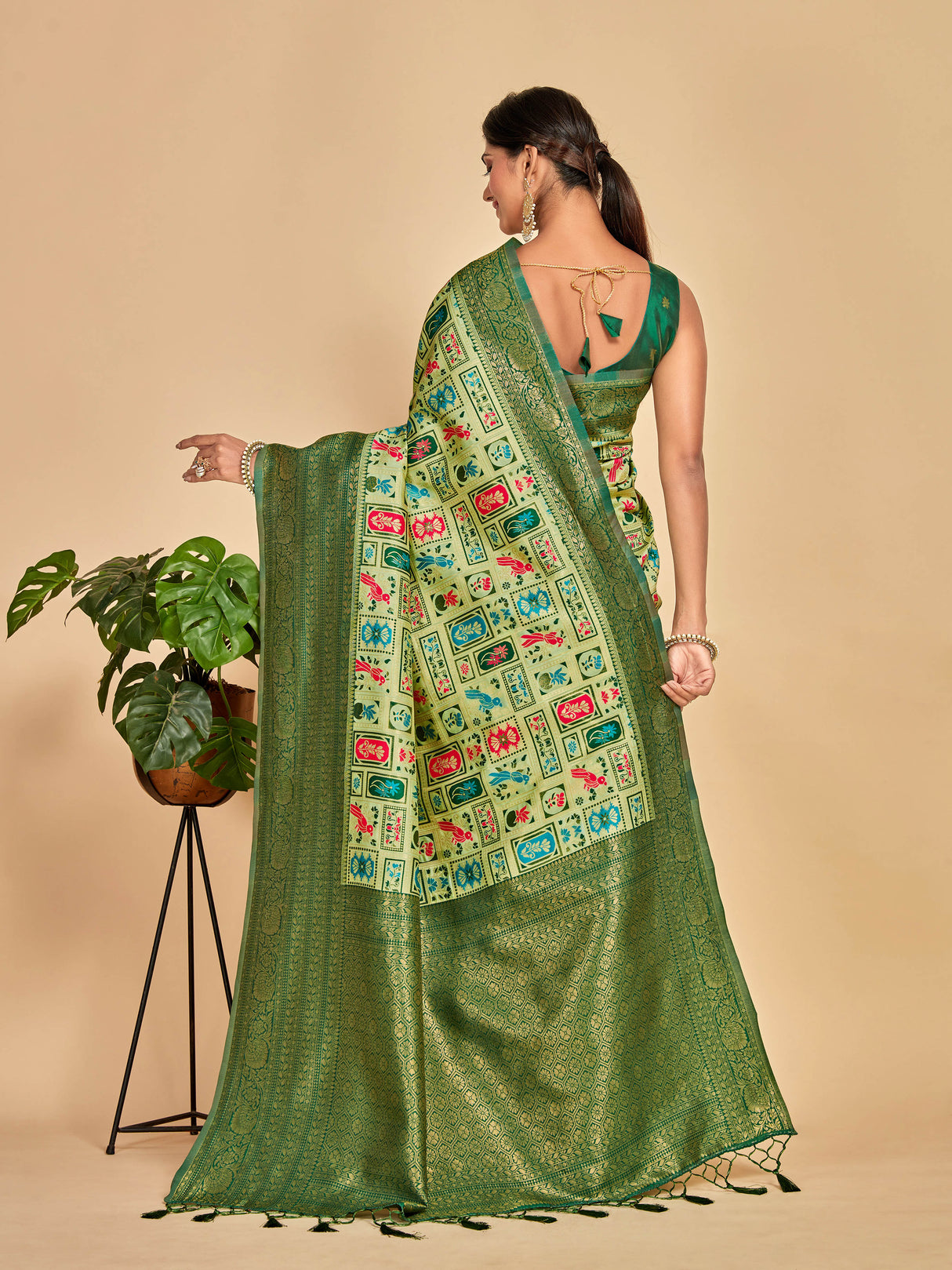Mimosa Women's Woven Design Kanjivaram Art Silk Saree With Blouse Piece : SA00001277PSFREE