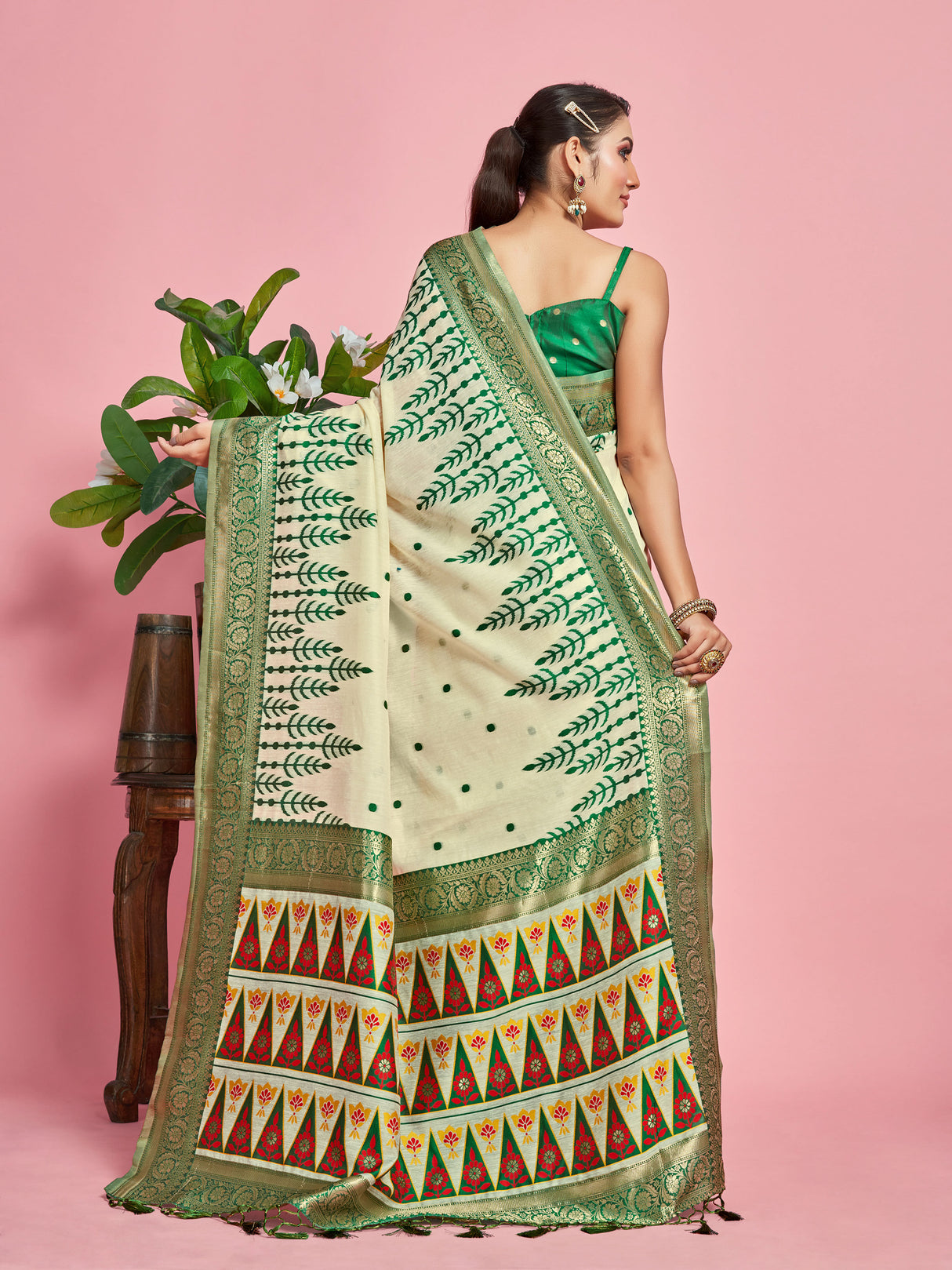 Mimosa Women's Woven Design Banarasi Linen Saree With Blouse Piece : SA00001284GRNFREE