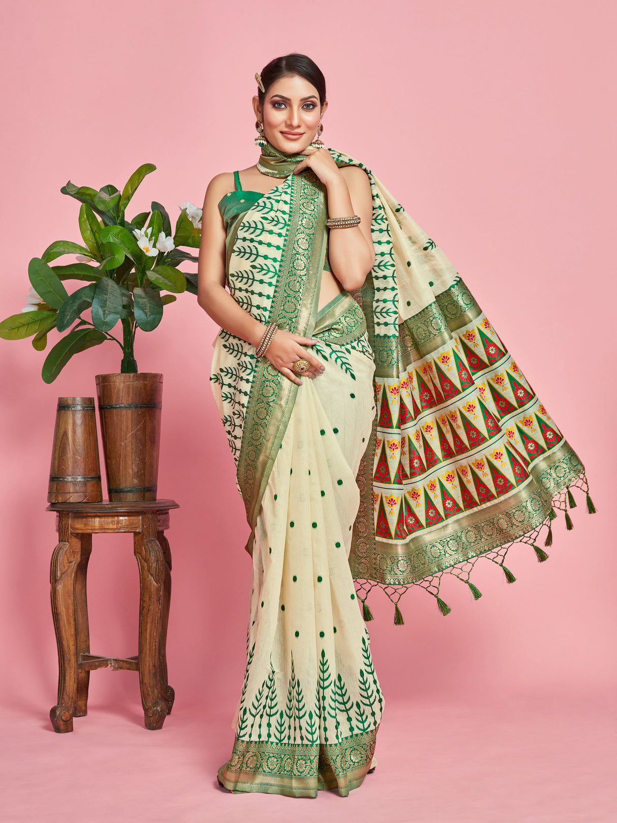 Mimosa Women's Woven Design Banarasi Linen Saree With Blouse Piece : SA00001284GRNFREE