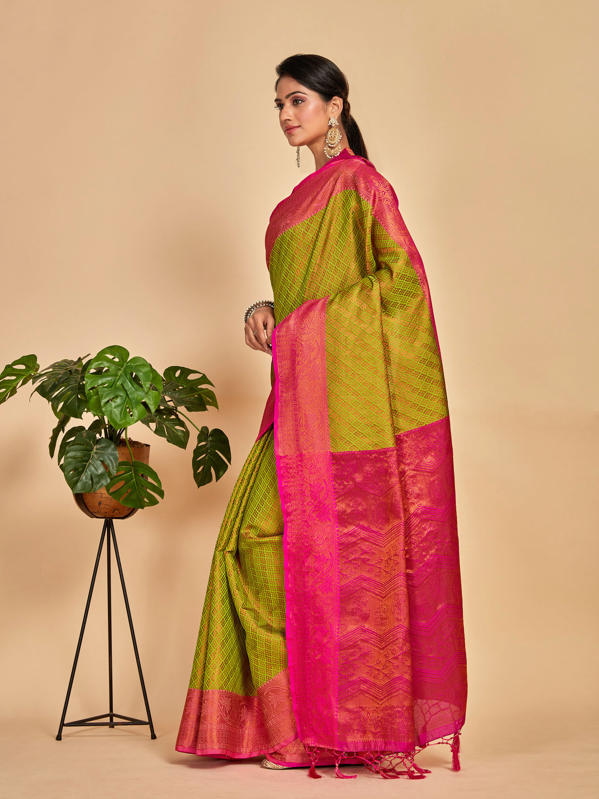 Mimosa Women's Woven Design Kanjivaram Art Silk Saree With Blouse Piece : SA00001293PSFREE