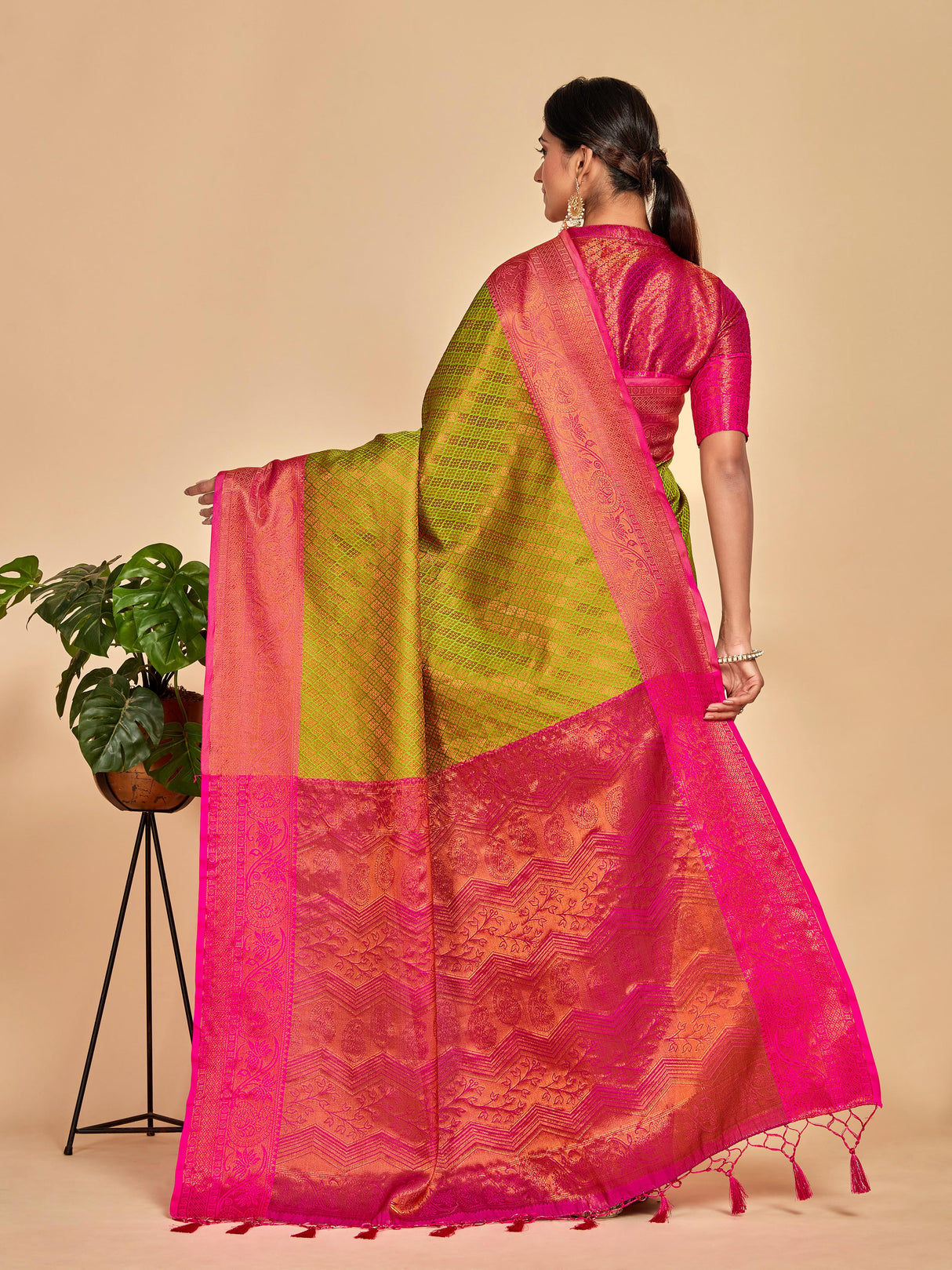 Mimosa Women's Woven Design Kanjivaram Art Silk Saree With Blouse Piece : SA00001293PSFREE