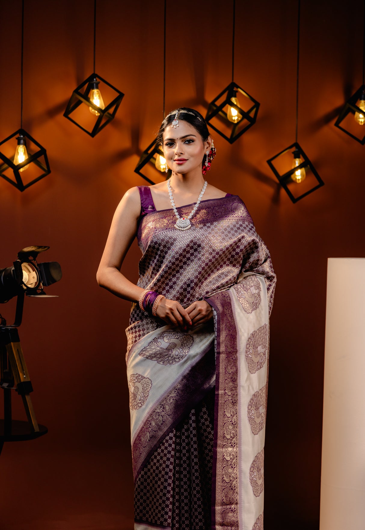 Mimosa Women's Woven Design Kanjivaram Style Art Silk Saree With Blouse Piece : SA00001623MJFREE