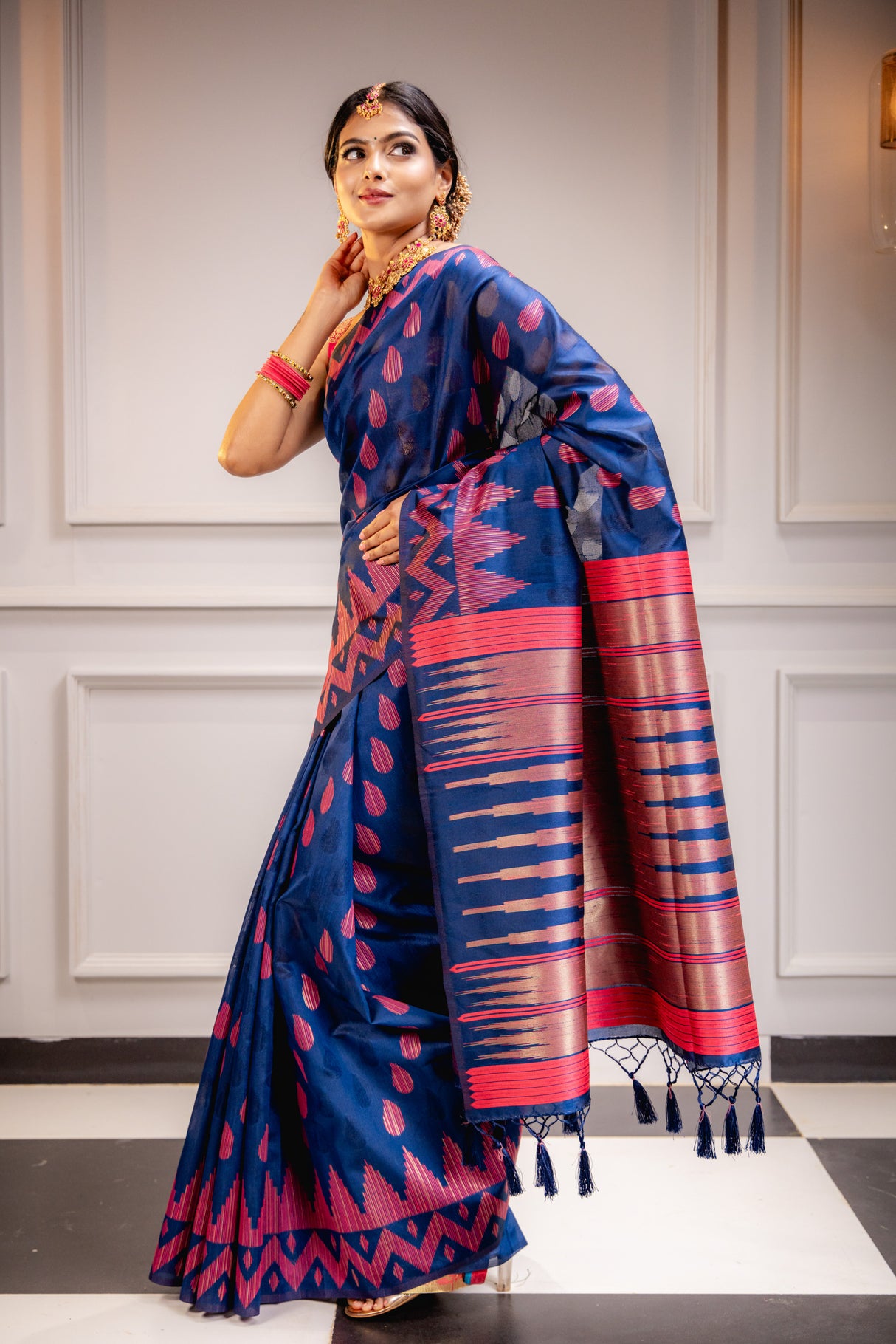 Mimosa Women's Woven Design Kanjivaram Style Art Silk Saree With Blouse Piece : SA00001658BLUFREE