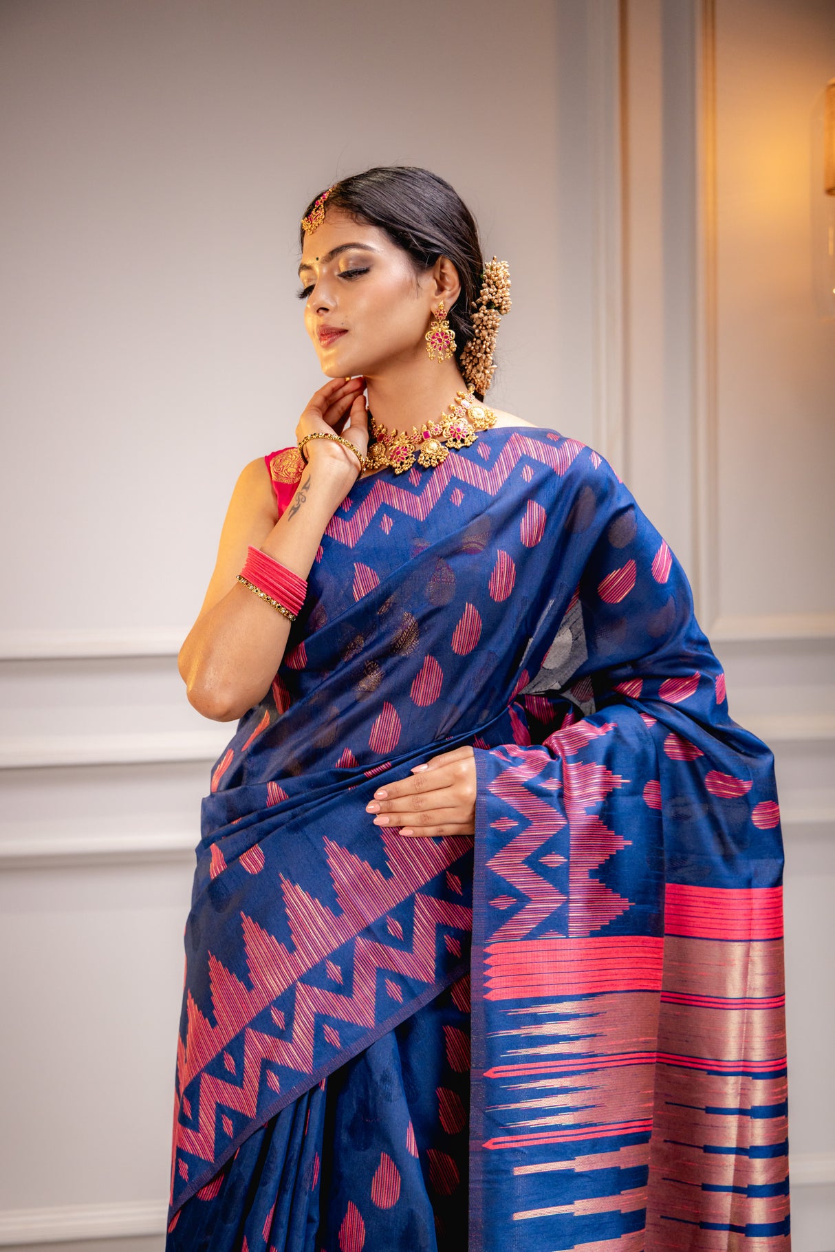 Mimosa Women's Woven Design Kanjivaram Style Art Silk Saree With Blouse Piece : SA00001658BLUFREE