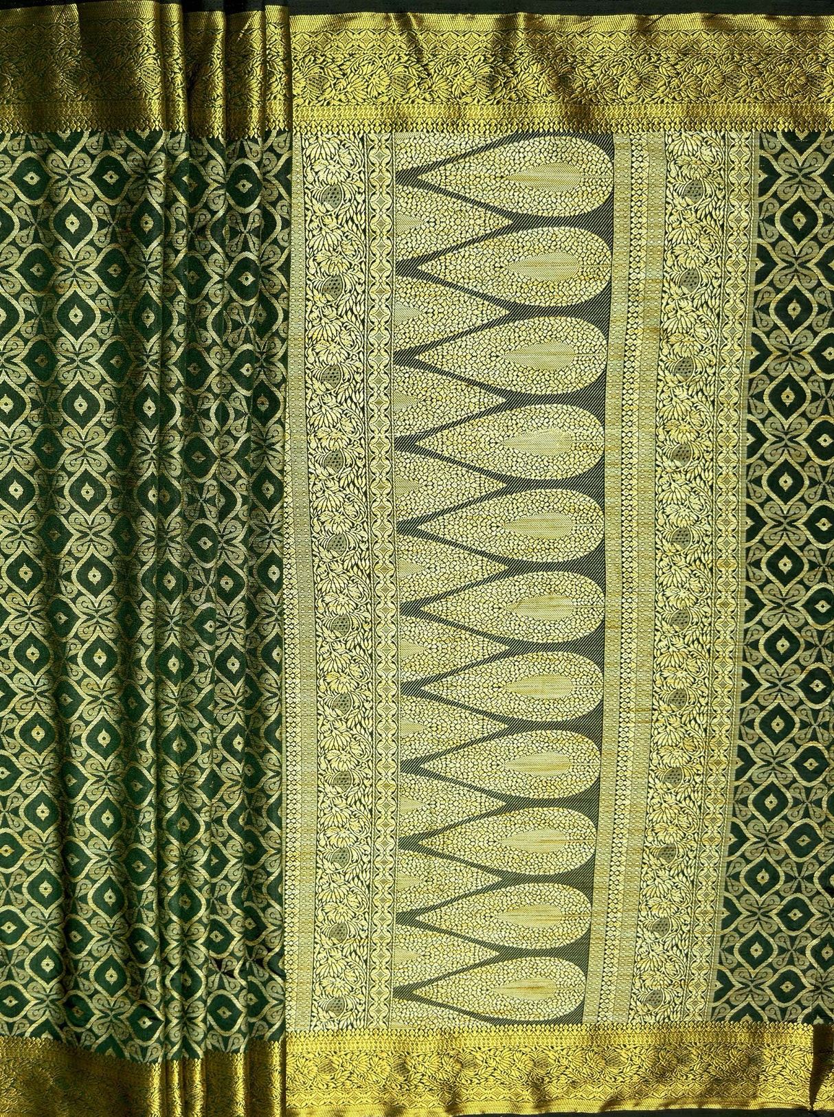 MIMOSA Women's Woven Design Banarasi Style Raw Silk Saree with Blouse Piece - Green ( SA00003131GRNFREE )