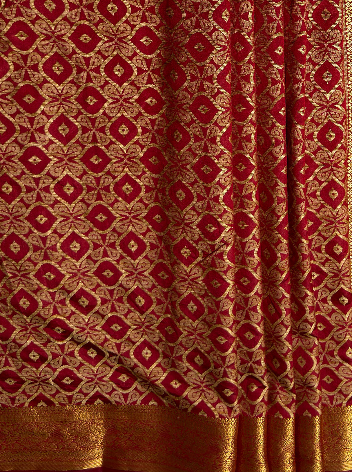 MIMOSA Women's Woven Design Banarasi Style Raw Silk Saree with Blouse Piece - Maroon ( SA00003131MRFREE )