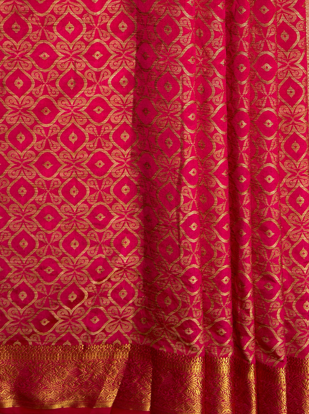 MIMOSA Women's Woven Design Banarasi Style Raw Silk Saree with Blouse Piece - Rani ( SA00003131RNFREE )