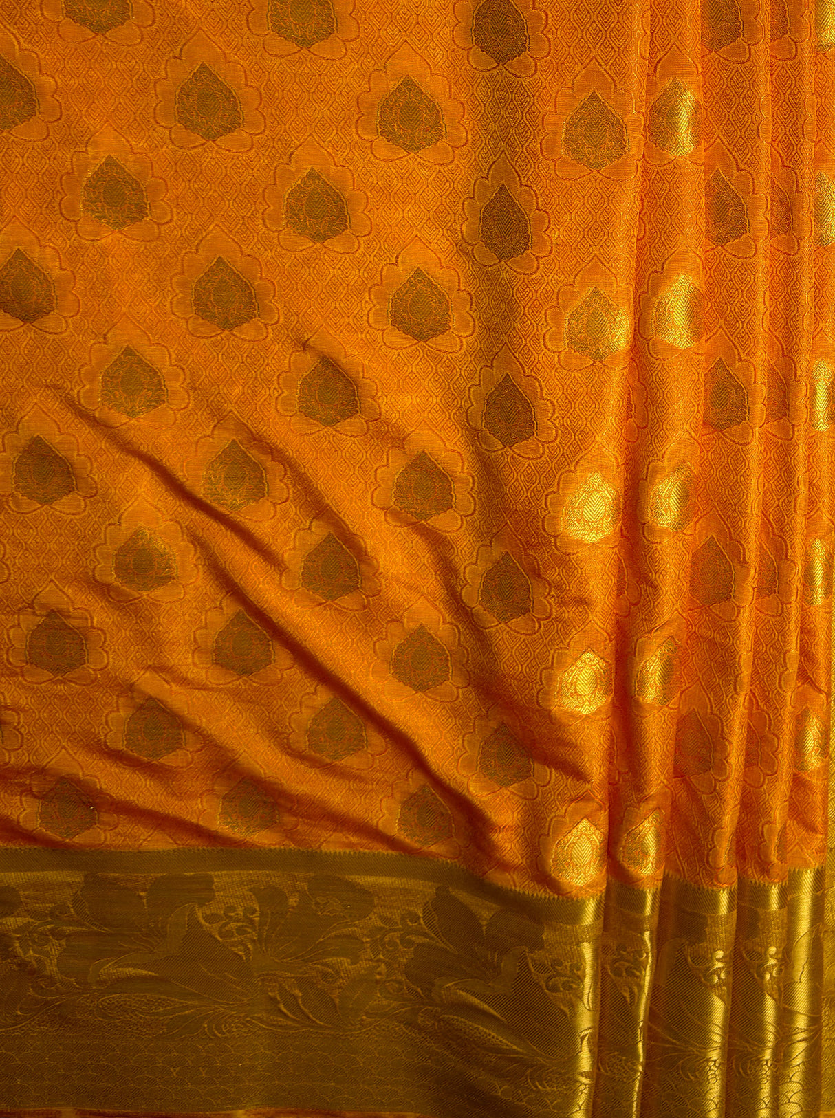 MIMOSA Women's Woven Design Kanjivaram Style Art Silk Saree with Blouse Piece - Gold ( SA00003143GDFREE )