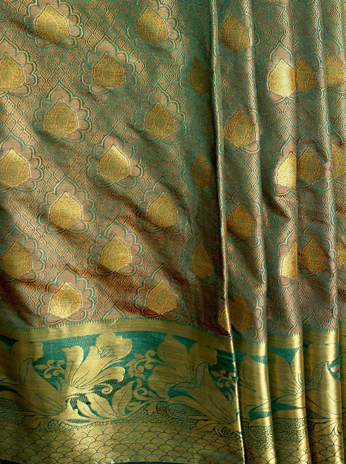 MIMOSA Women's Woven Design Kanjivaram Style Art Silk Saree with Blouse Piece - Green ( SA00003143GRNFREE )