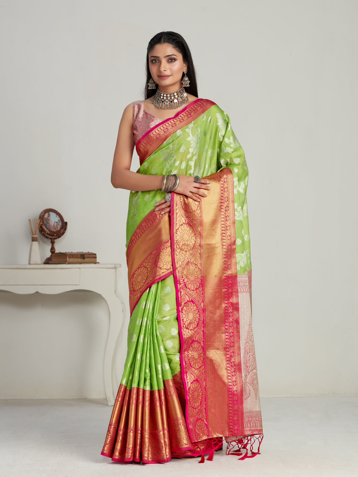 Mimosa Women's Woven Design Kanjivaram Art Silk Saree With Blouse Piece : SA0000463LR