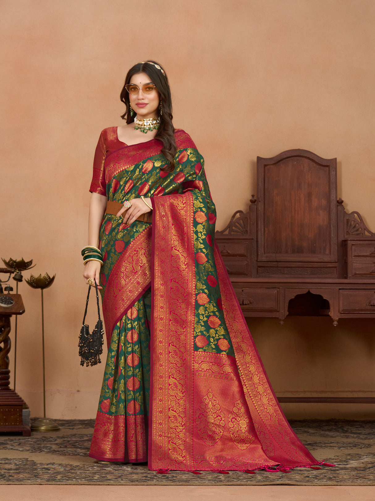 Mimosa Women's Woven Design Kanjivaram Art Silk Saree With Blouse Piece : SA0000903BG