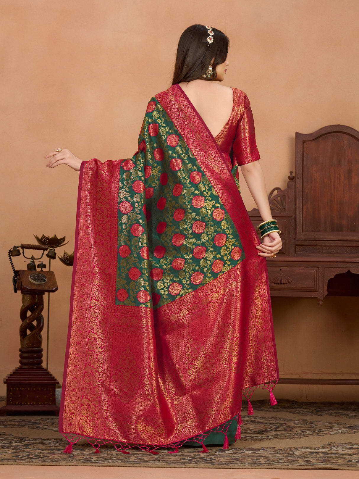 Mimosa Women's Woven Design Kanjivaram Art Silk Saree With Blouse Piece : SA0000903BG