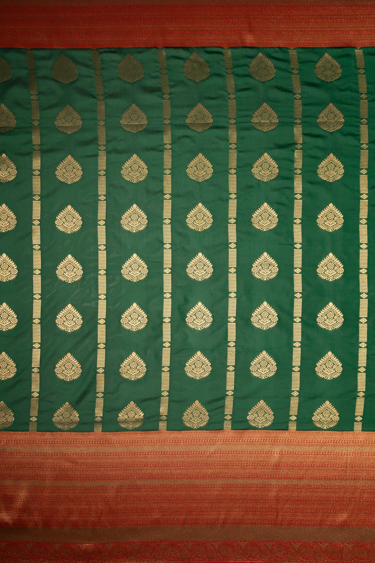 Mimosa Women's Woven Design Kanjivaram Style Art Silk Saree With Blouse Piece : SA00001610GRNFREE