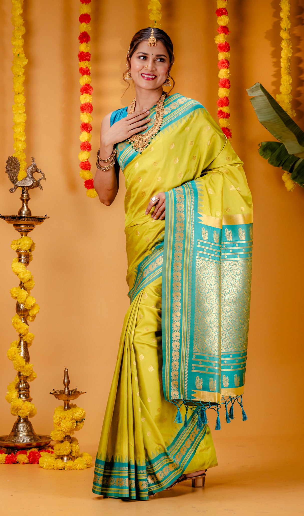 Mimosa Women's Woven Design Kanjivaram Style Art Silk Saree With Blouse Piece : SA00001733PSFREE