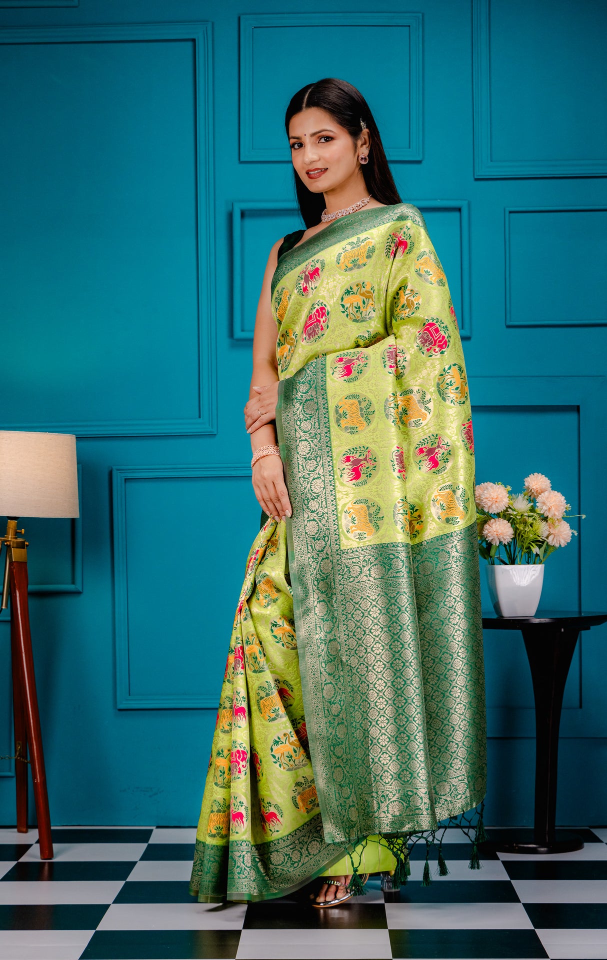 Mimosa Women's Woven Design Patola Style Art Silk Saree With Blouse Piece : SA00001656LRFREE