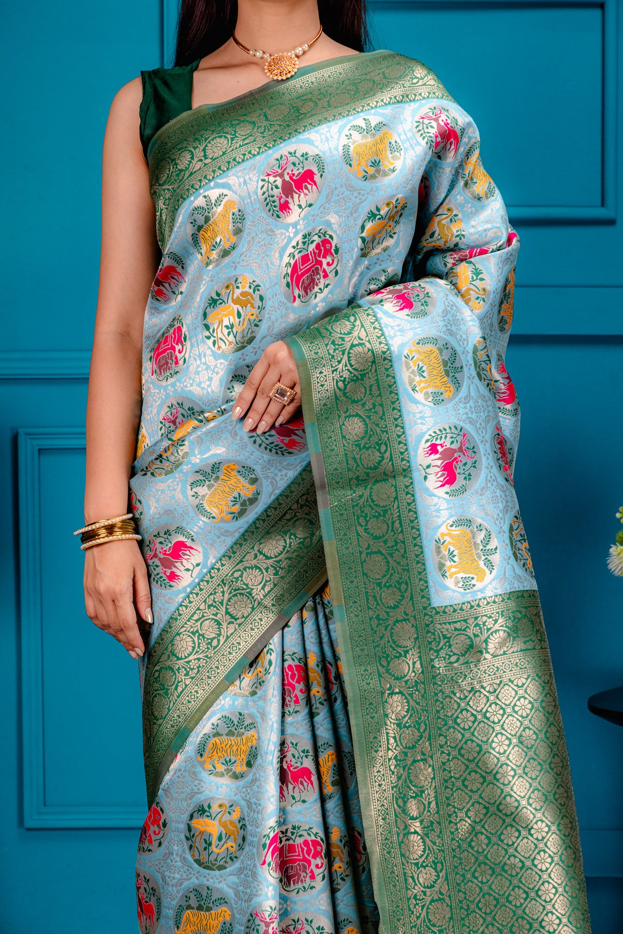 Mimosa Women's Woven Design Patola Style Art Silk Saree With Blouse Piece : SA00001656SFFREE