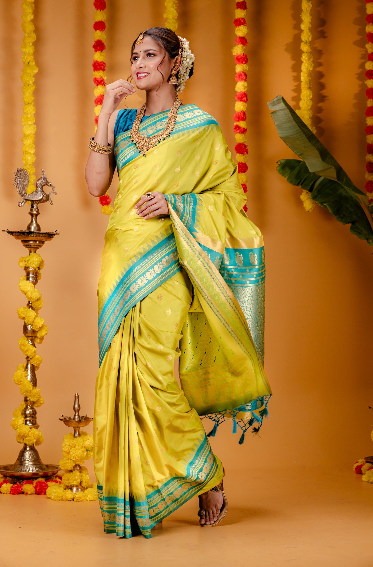 Mimosa Women's Woven Design Kanjivaram Style Art Silk Saree With Blouse Piece : SA00001733PSFREE
