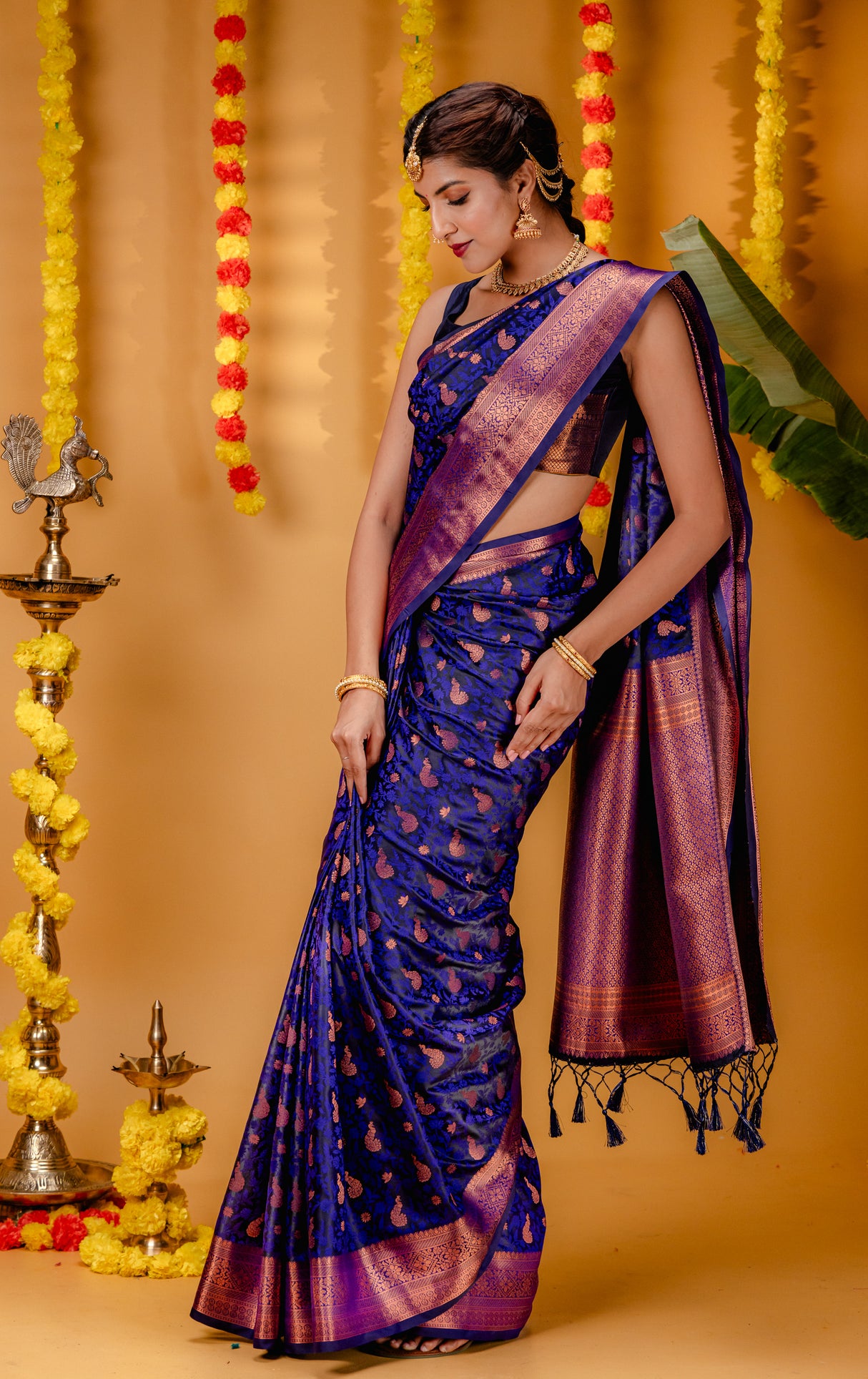 Mimosa Women's Woven Design Kanjivaram Style Art Silk Saree With Blouse Piece : SA00001700BLUFREE