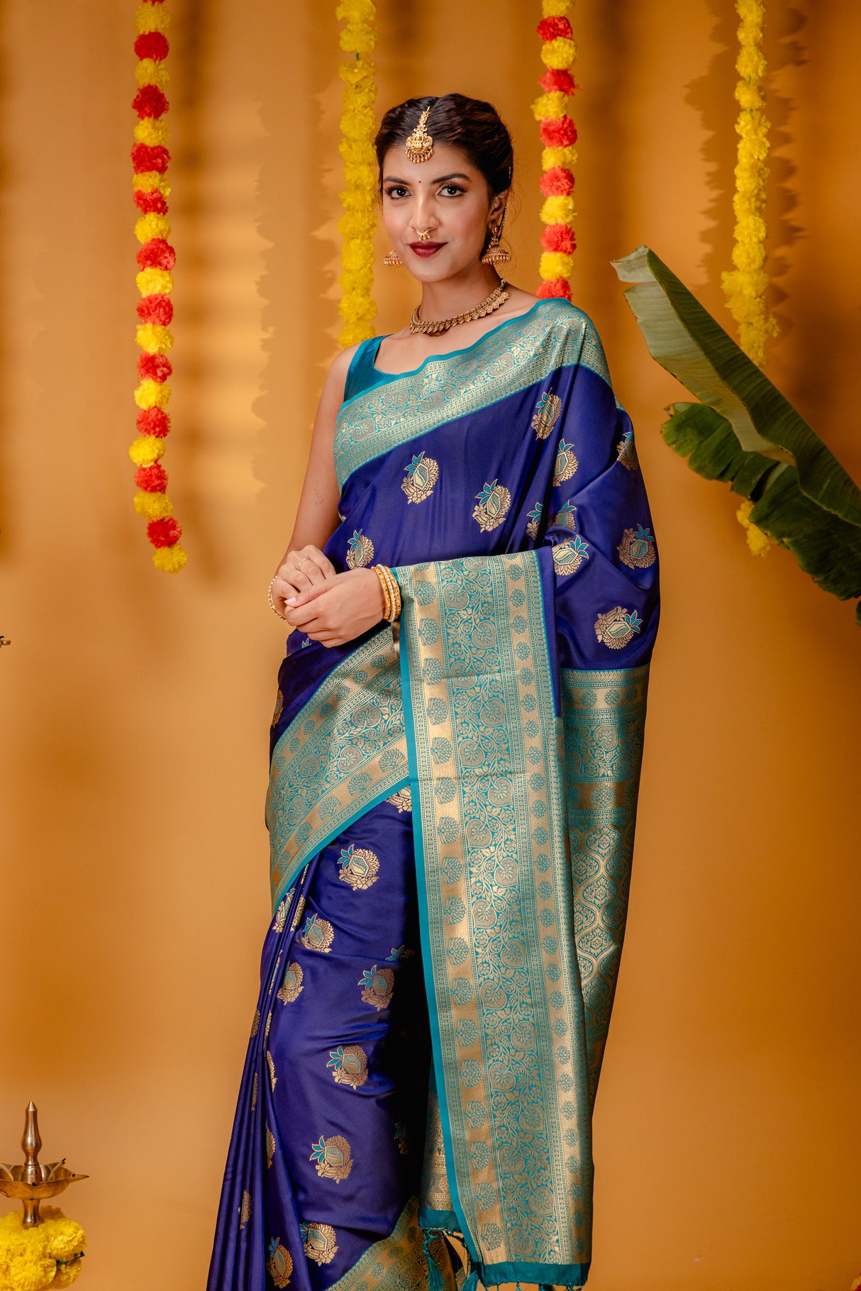 Mimosa Women's Woven Design Kanjivaram Style Art Silk Saree With Blouse Piece : SA00001693NVFREE
