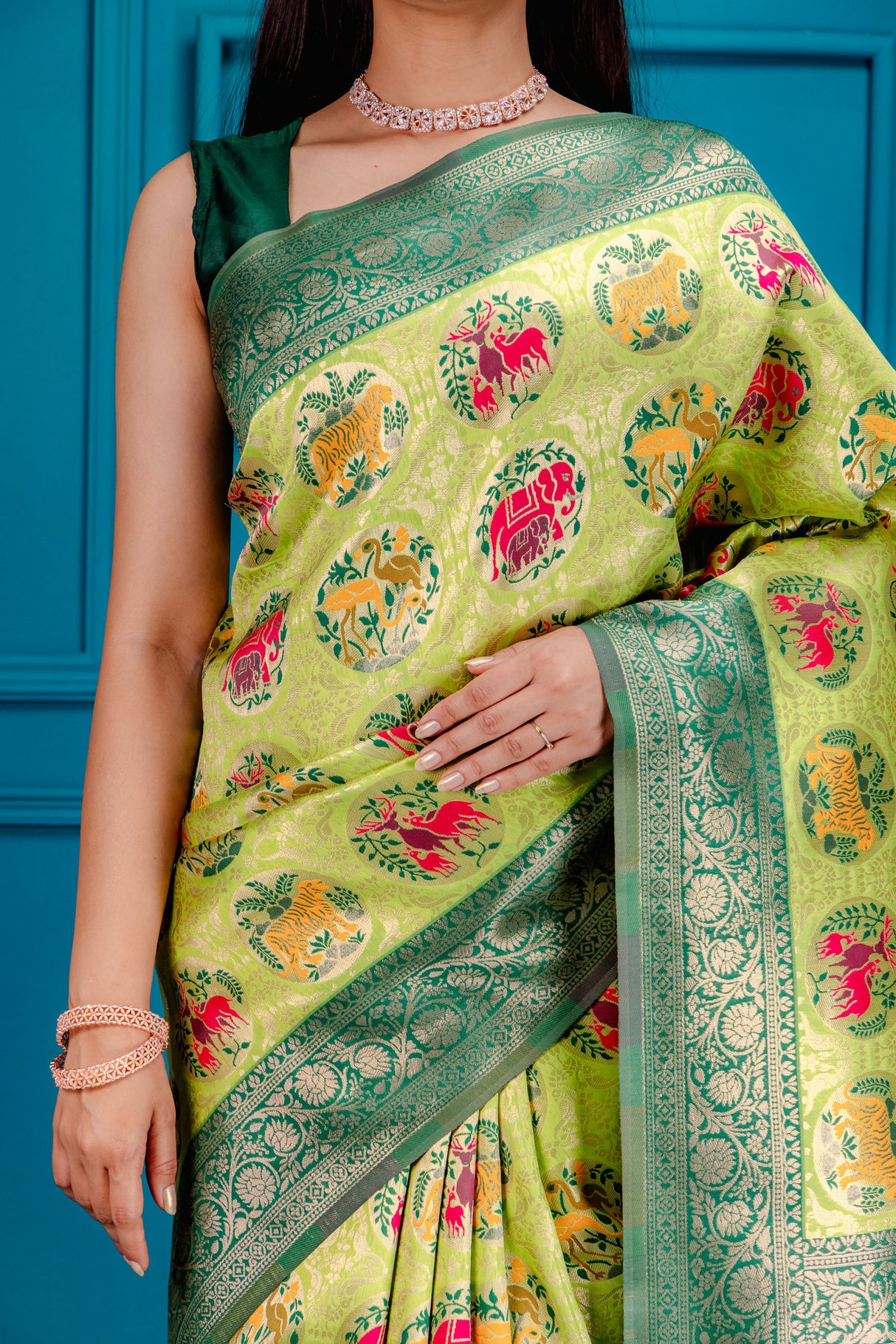 Mimosa Women's Woven Design Patola Style Art Silk Saree With Blouse Piece : SA00001656LRFREE