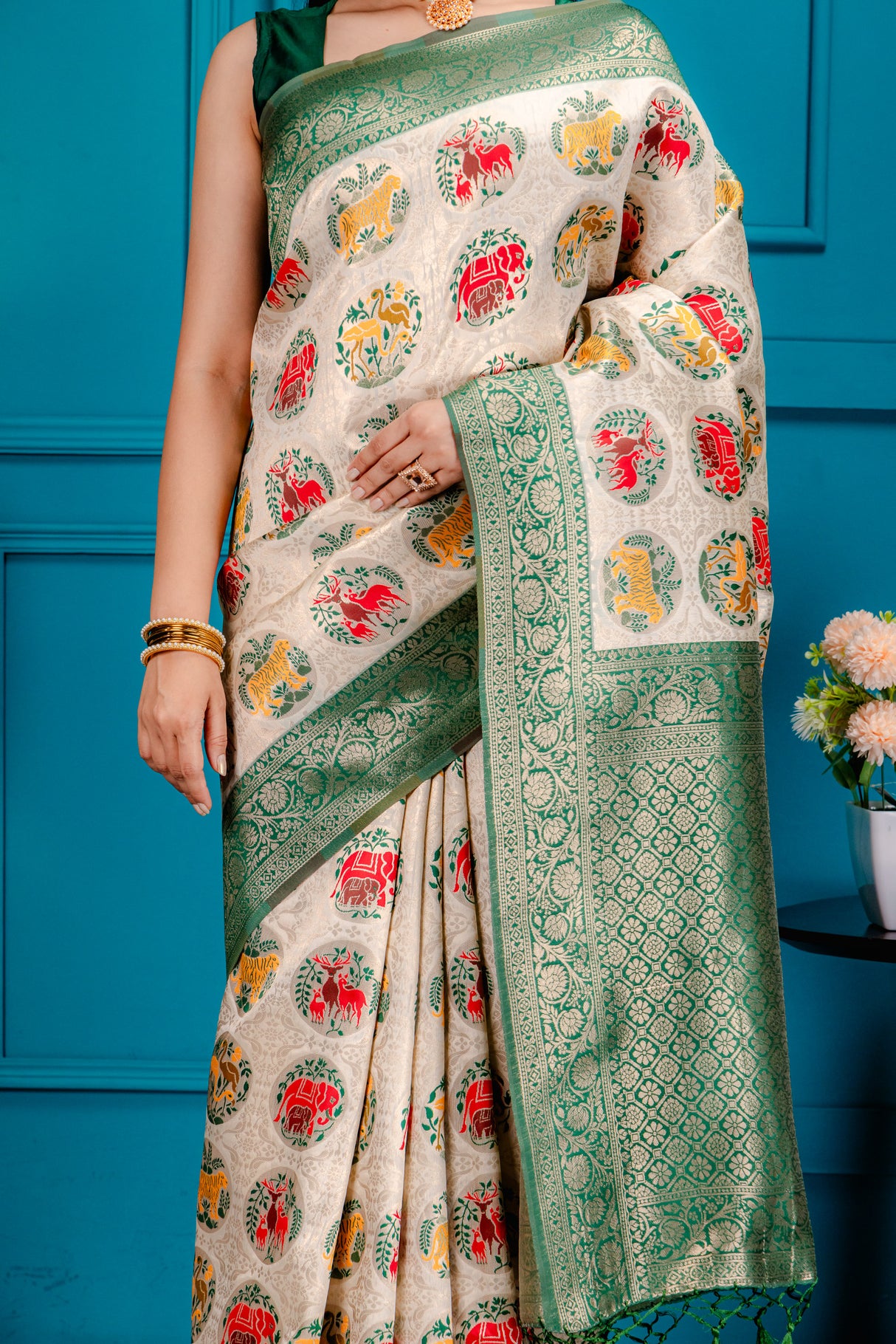 Mimosa Women's Woven Design Patola Style Art Silk Saree With Blouse Piece : SA00001656HWFREE