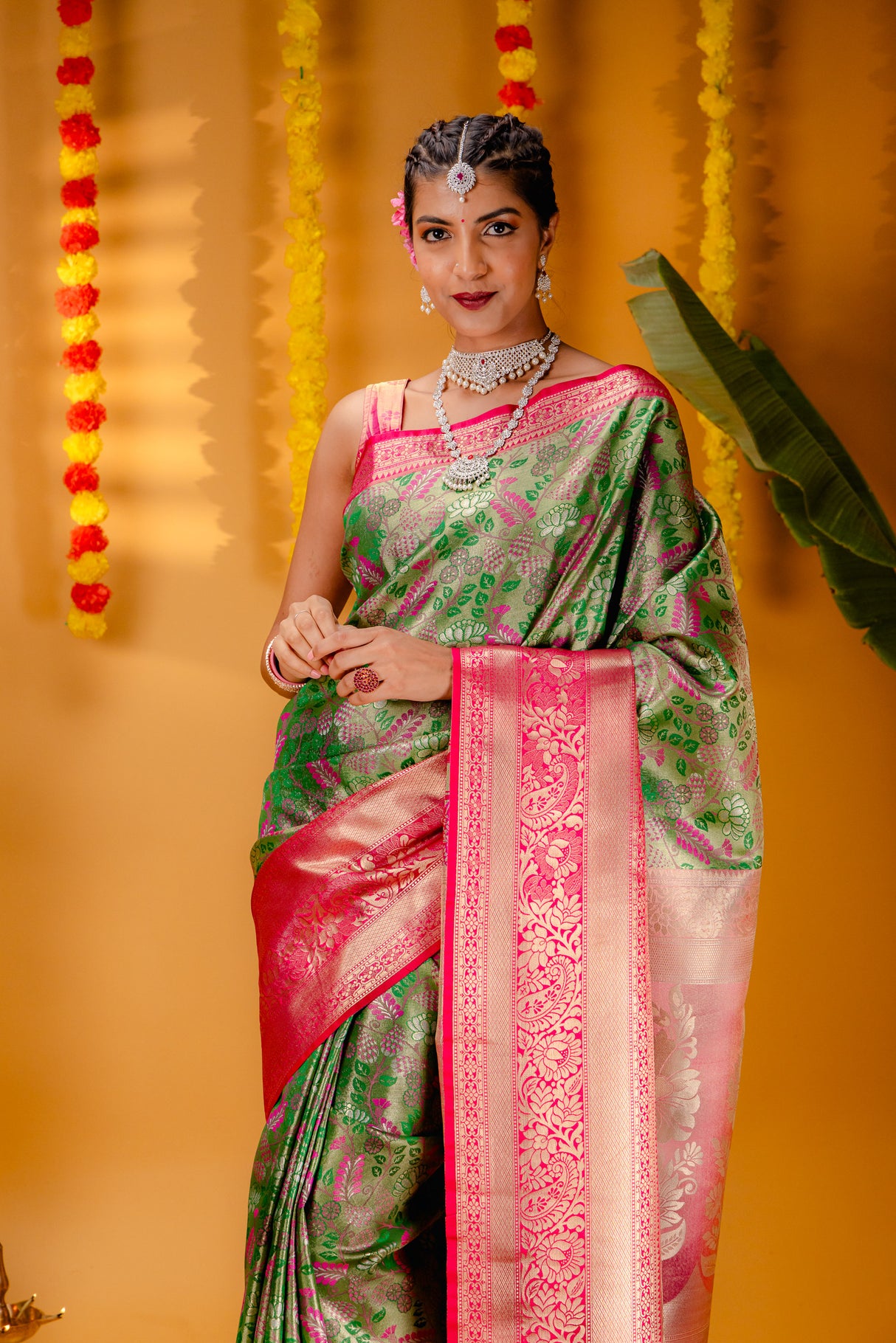 Mimosa Women's Woven Design Kanjivaram Style Art Silk Saree With Blouse Piece : SA00001812GRNFREE