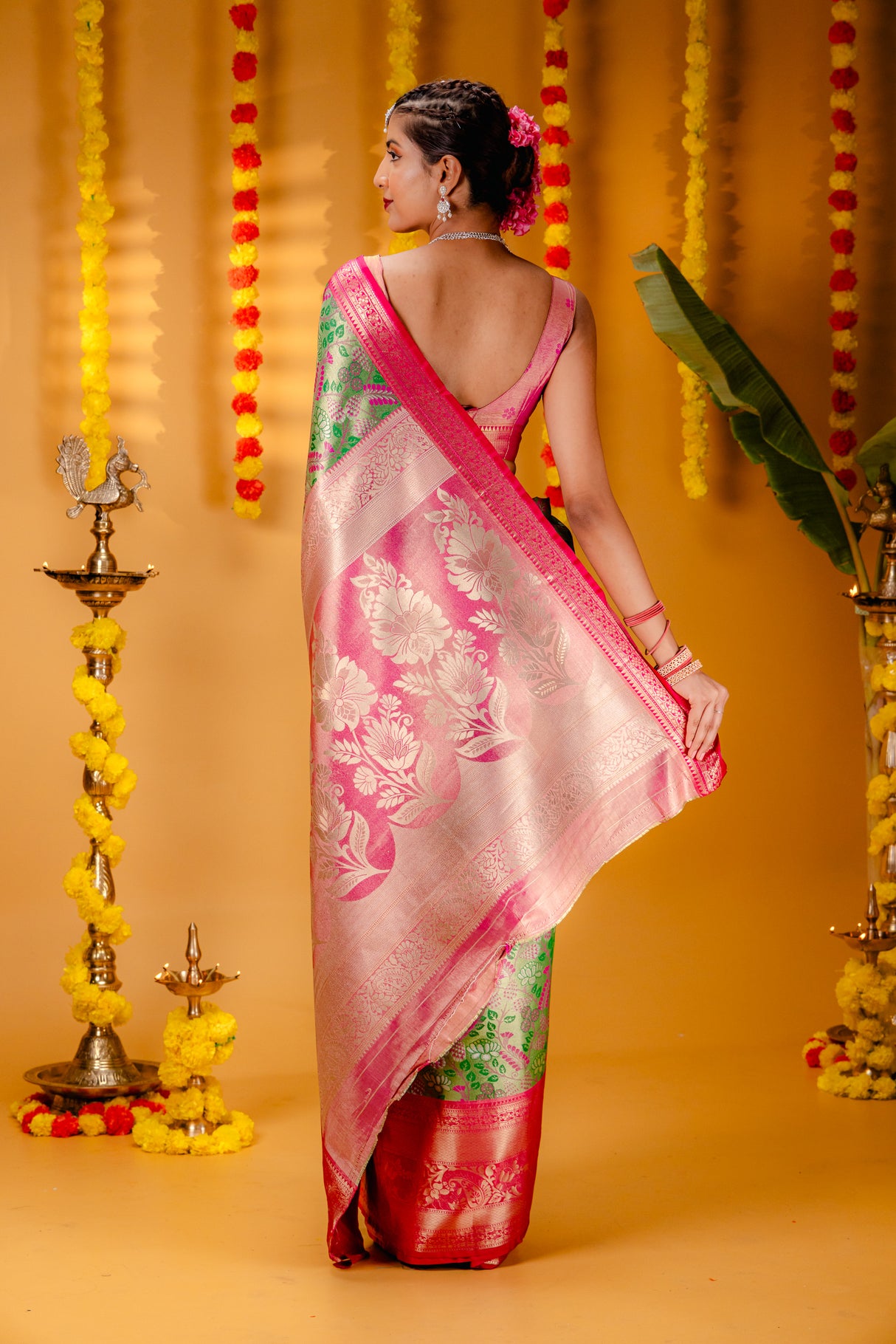 Mimosa Women's Woven Design Kanjivaram Style Art Silk Saree With Blouse Piece : SA00001812GRNFREE